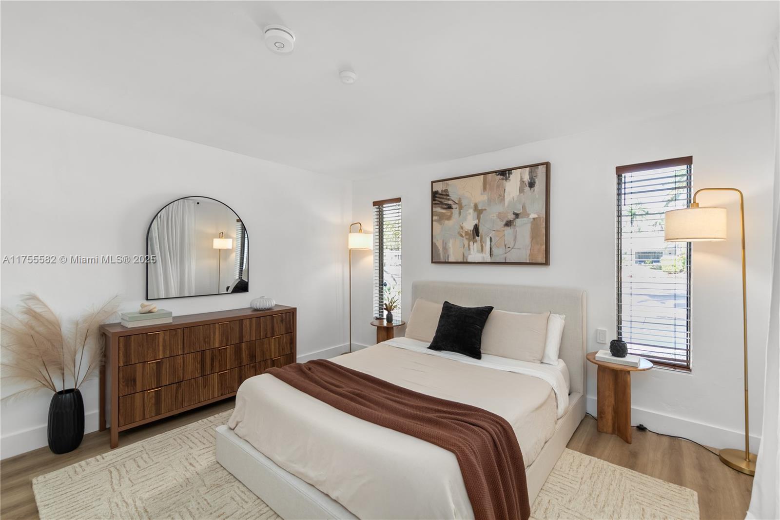 HOLLYWOOD LAKES SECTION - Residential