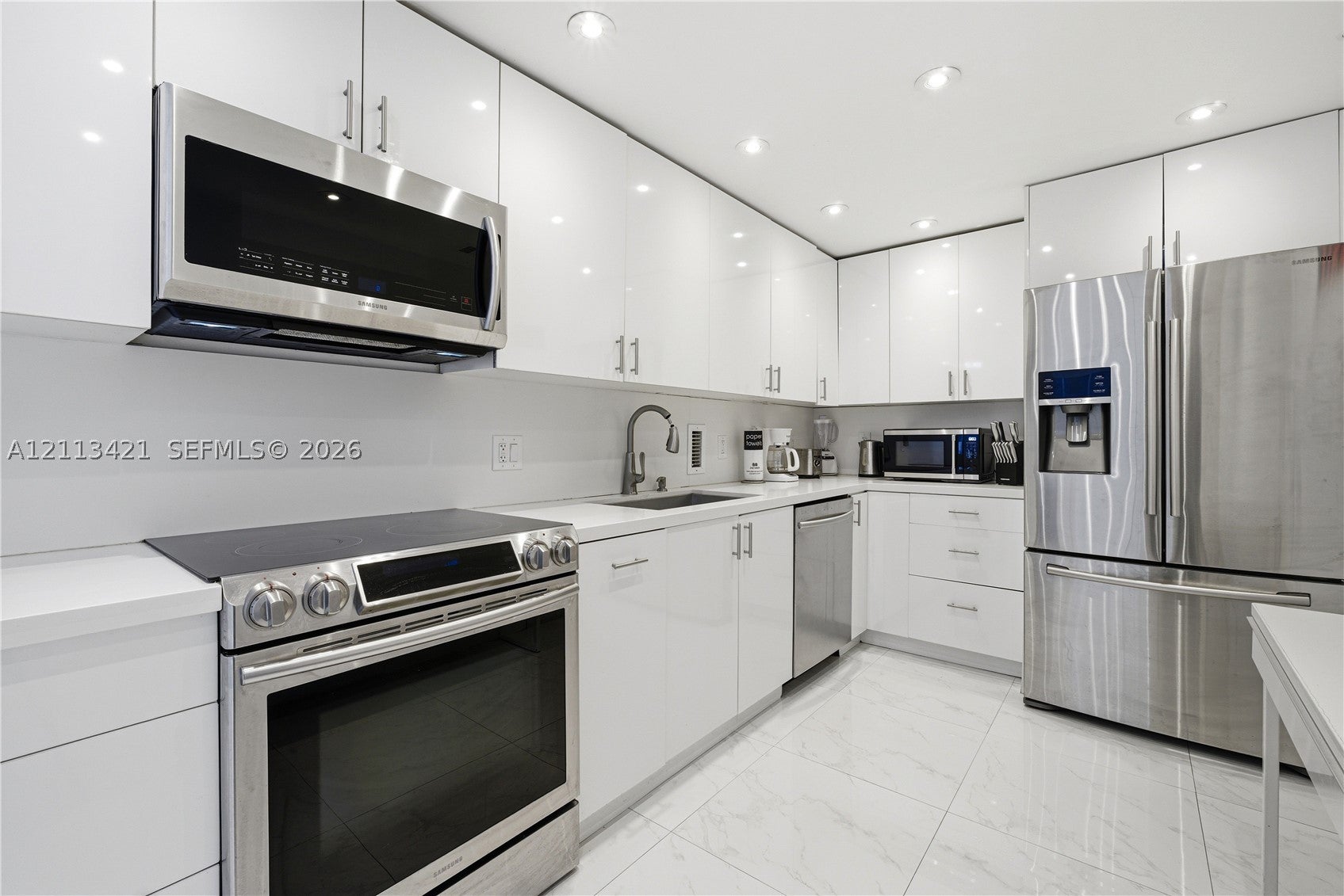 3901 S Ocean Dr 5L