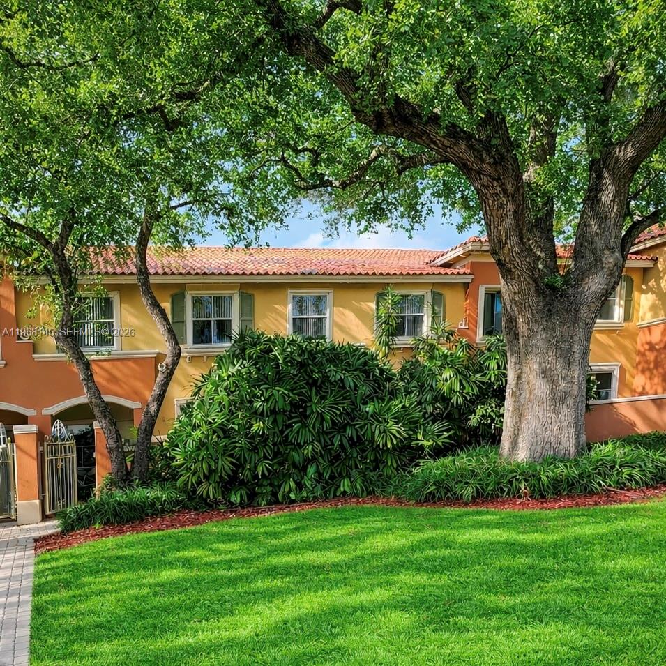 VILLAS AT HARBOR ISLES CO - Residential