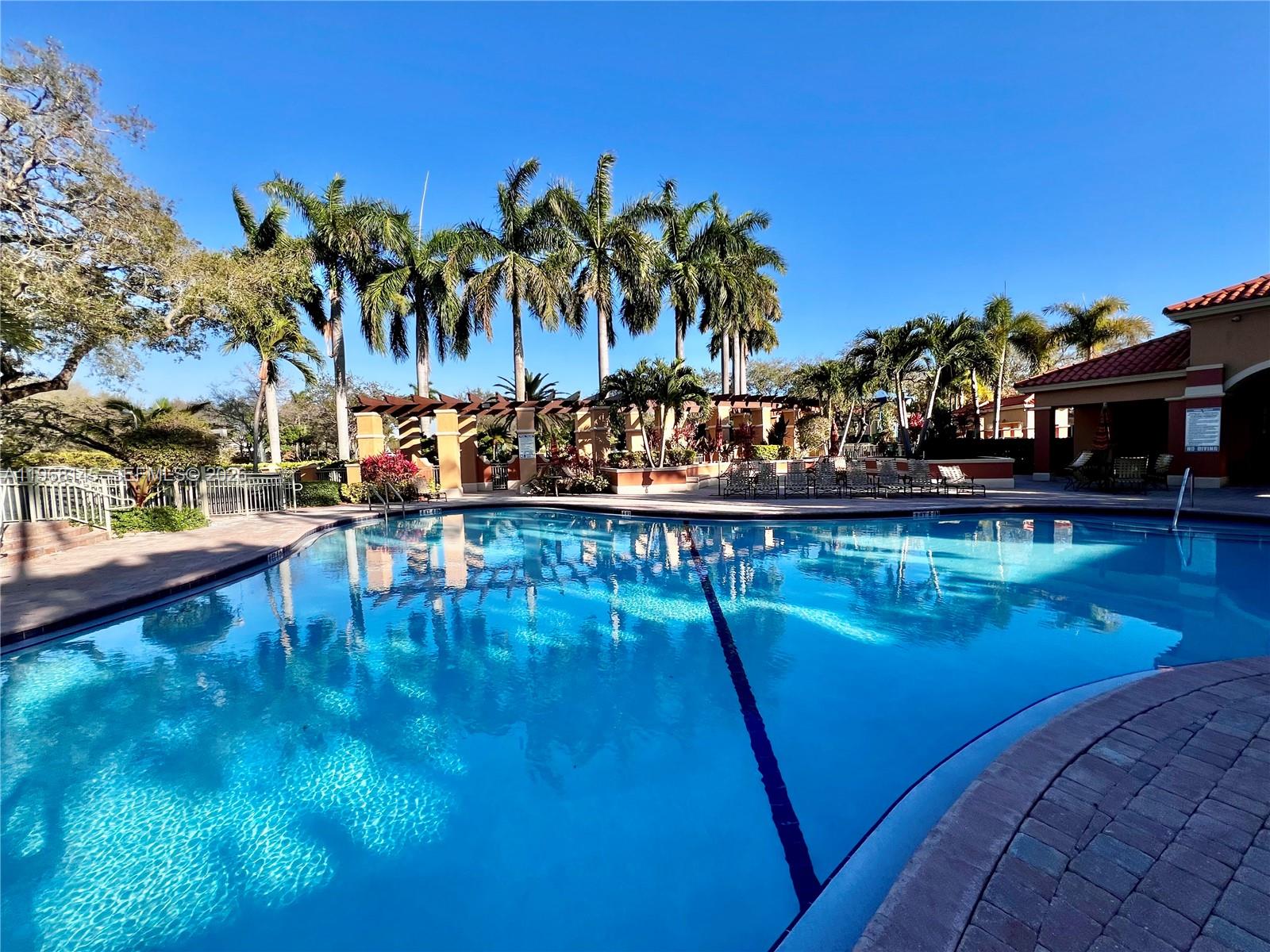 VILLAS AT HARBOR ISLES CO - Residential