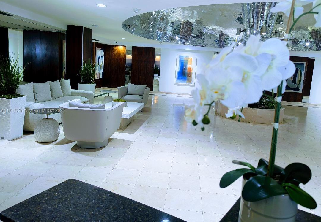MIRASOL OCEAN TOWERS COND - Residential