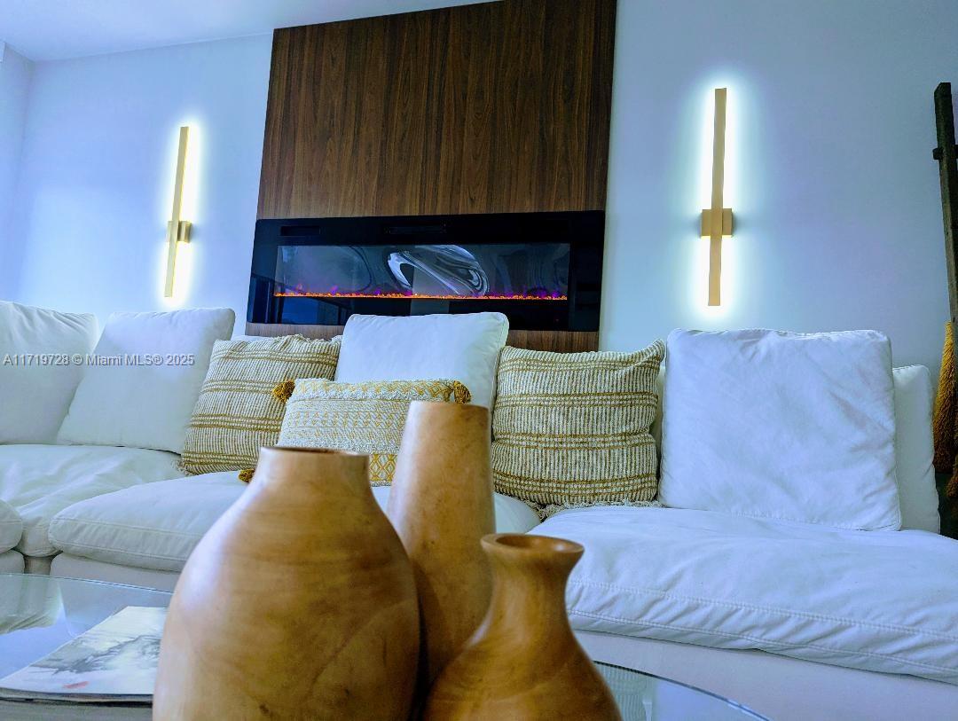 MIRASOL OCEAN TOWERS COND - Residential