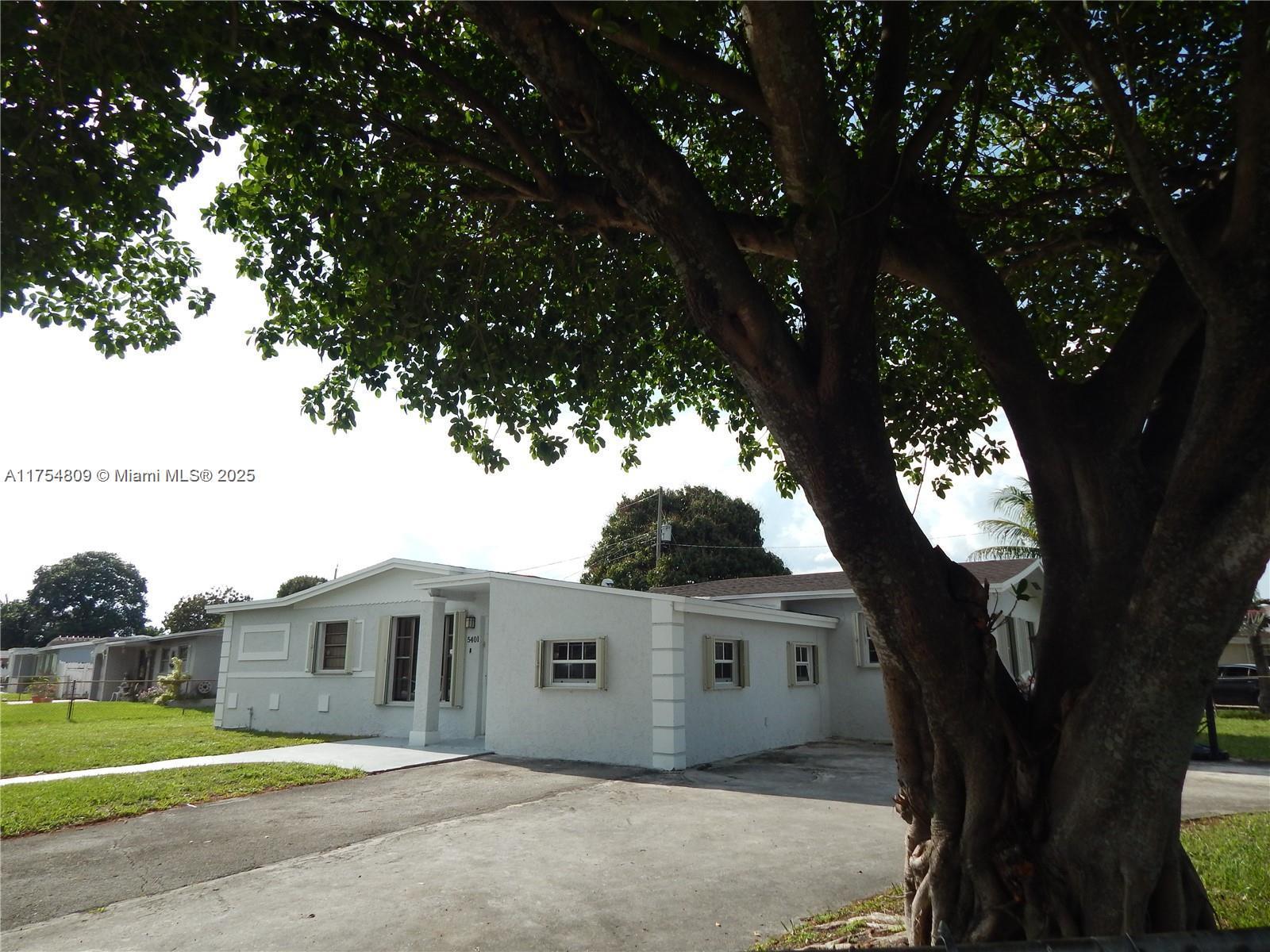 5401 Nw 175th St, Miami Gardens, Broward County, Florida - 3 Bedrooms  
2 Bathrooms - 