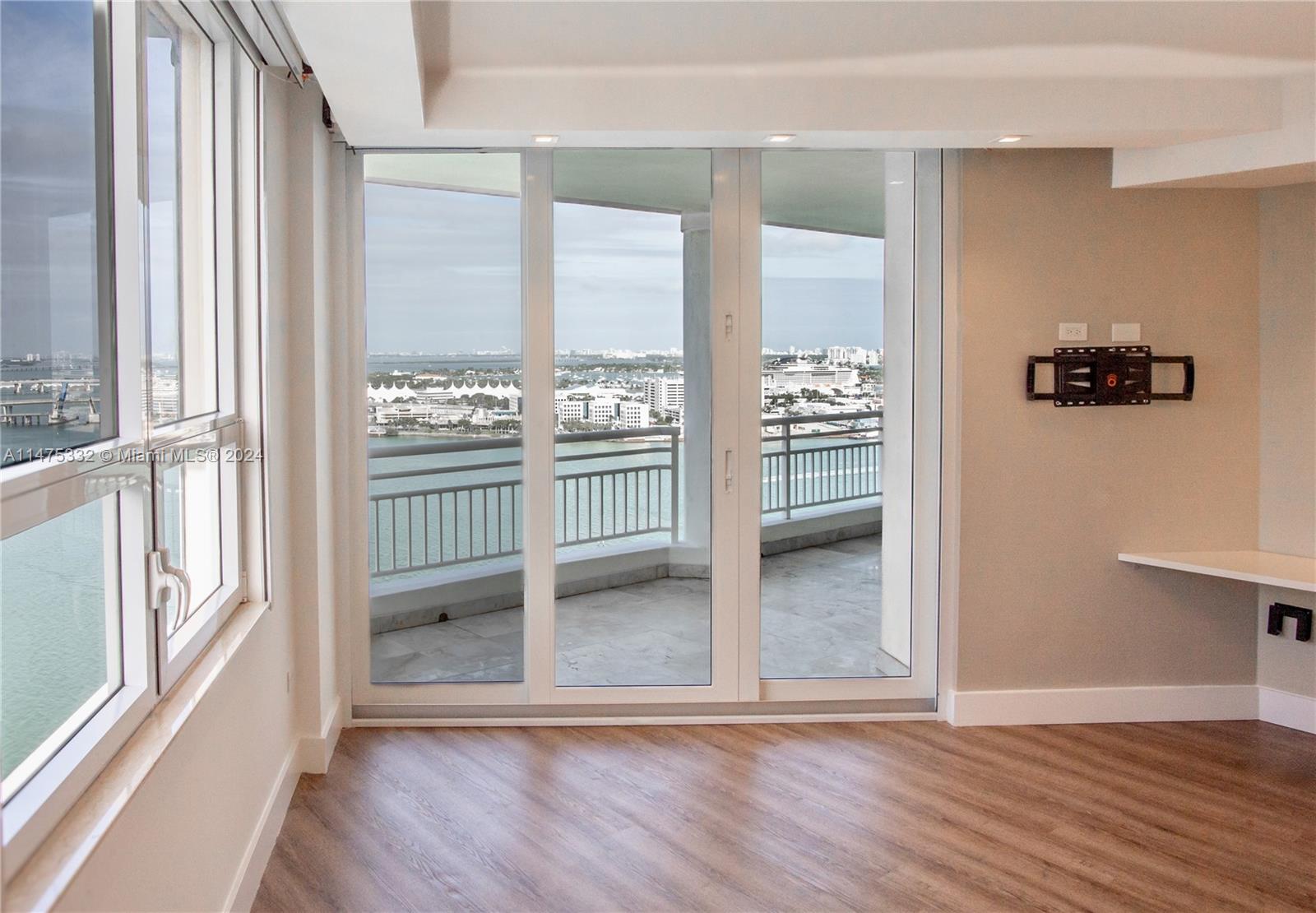 THREE TEQUESTA POINT COND - Residential