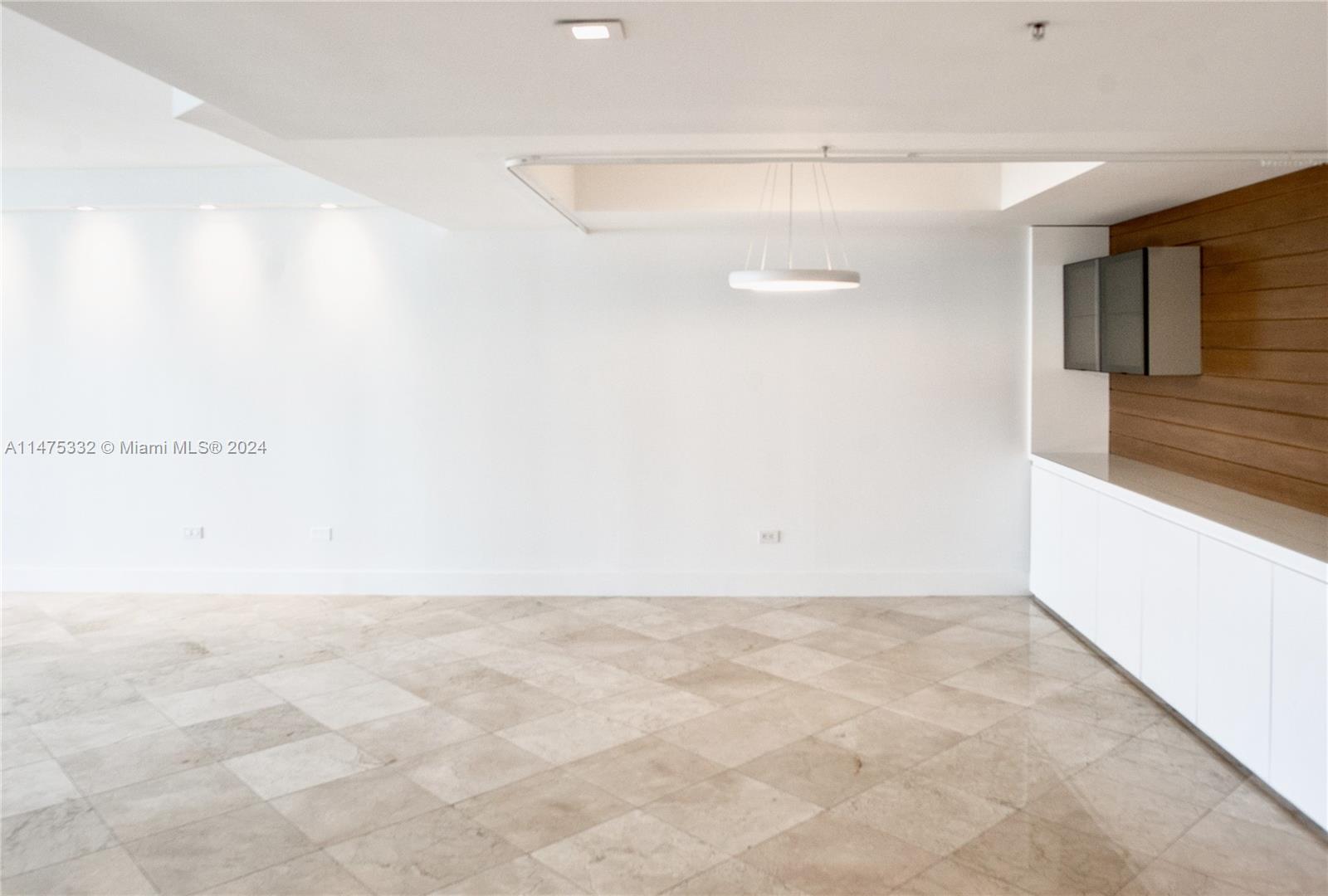 THREE TEQUESTA POINT COND - Residential