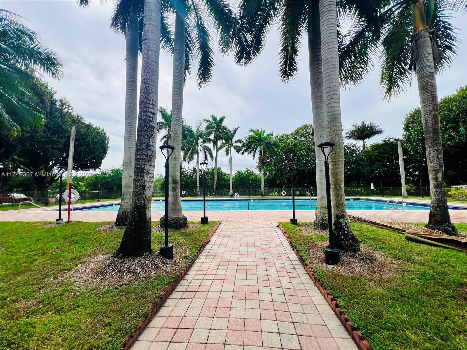 THE FOUNTAINS AT FONTAINE - Residential