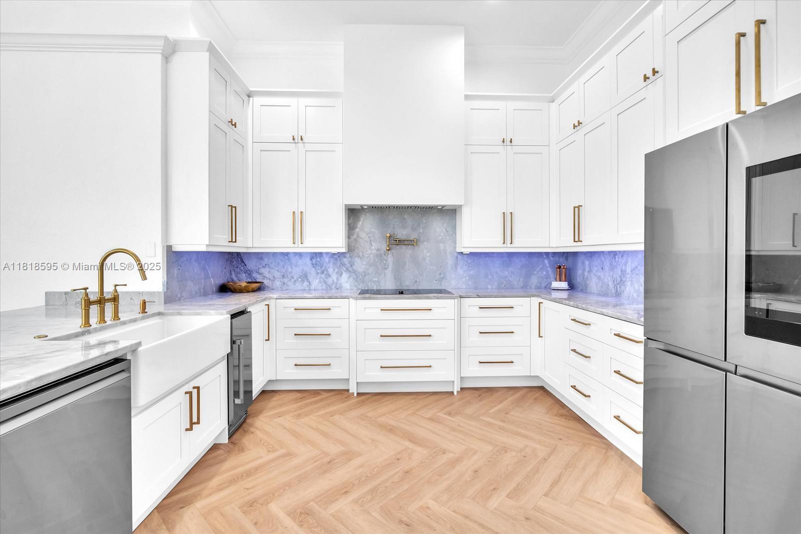 SUNSET LAKES PLAT THREE - Residential