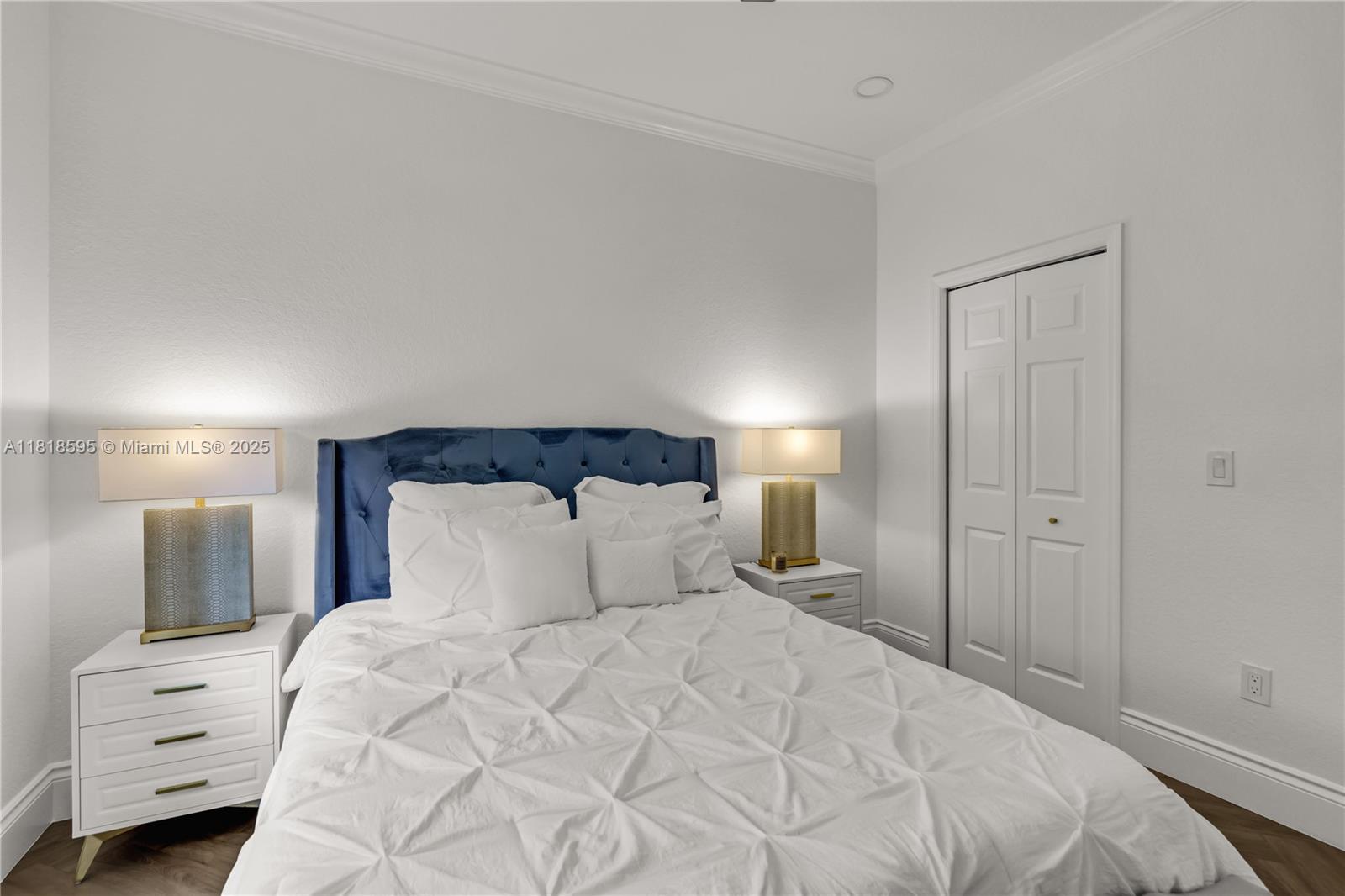 SUNSET LAKES PLAT THREE - Residential