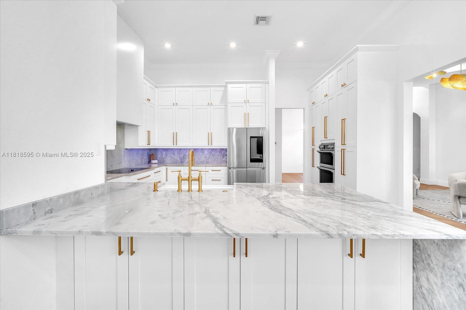 SUNSET LAKES PLAT THREE - Residential