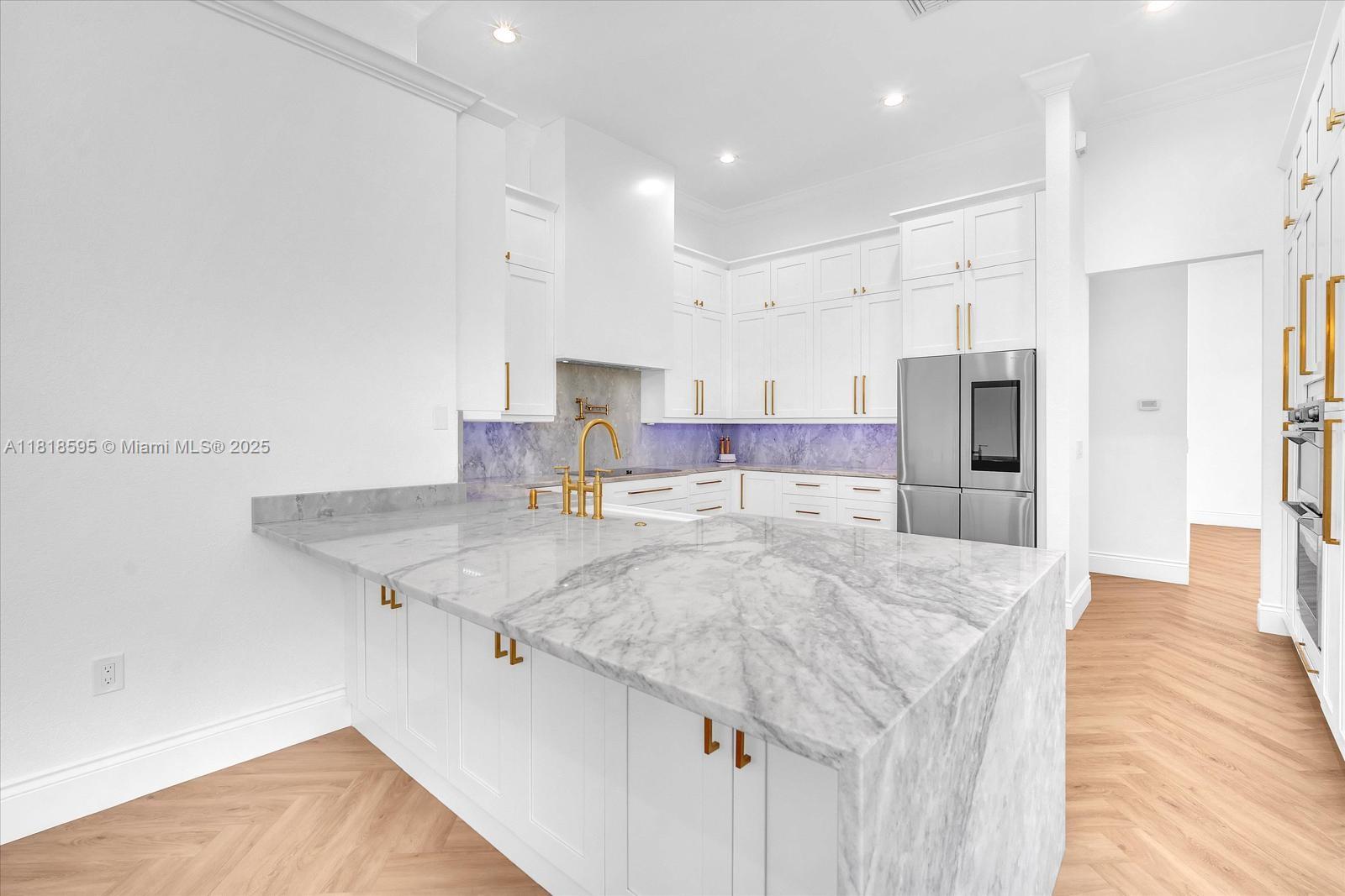 SUNSET LAKES PLAT THREE - Residential