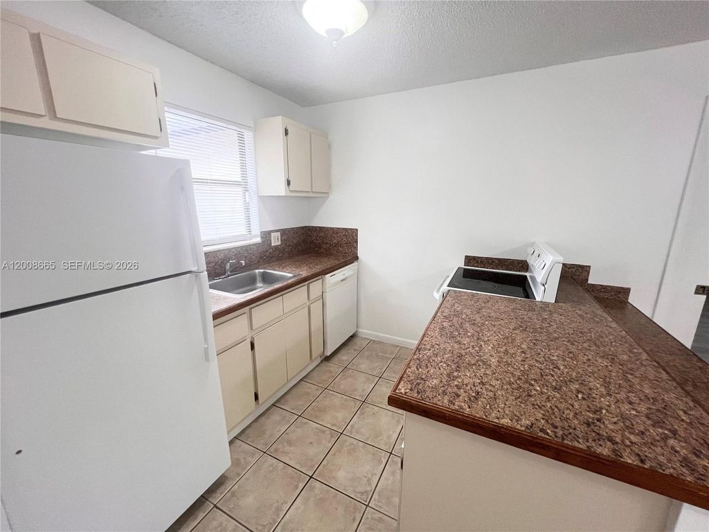 Photo of 1832 My Pl #j-39, West Palm Beach, FL 33417 (MLS # A12008665)
