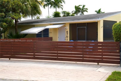 6701 Harding St Hollywood FL 33024