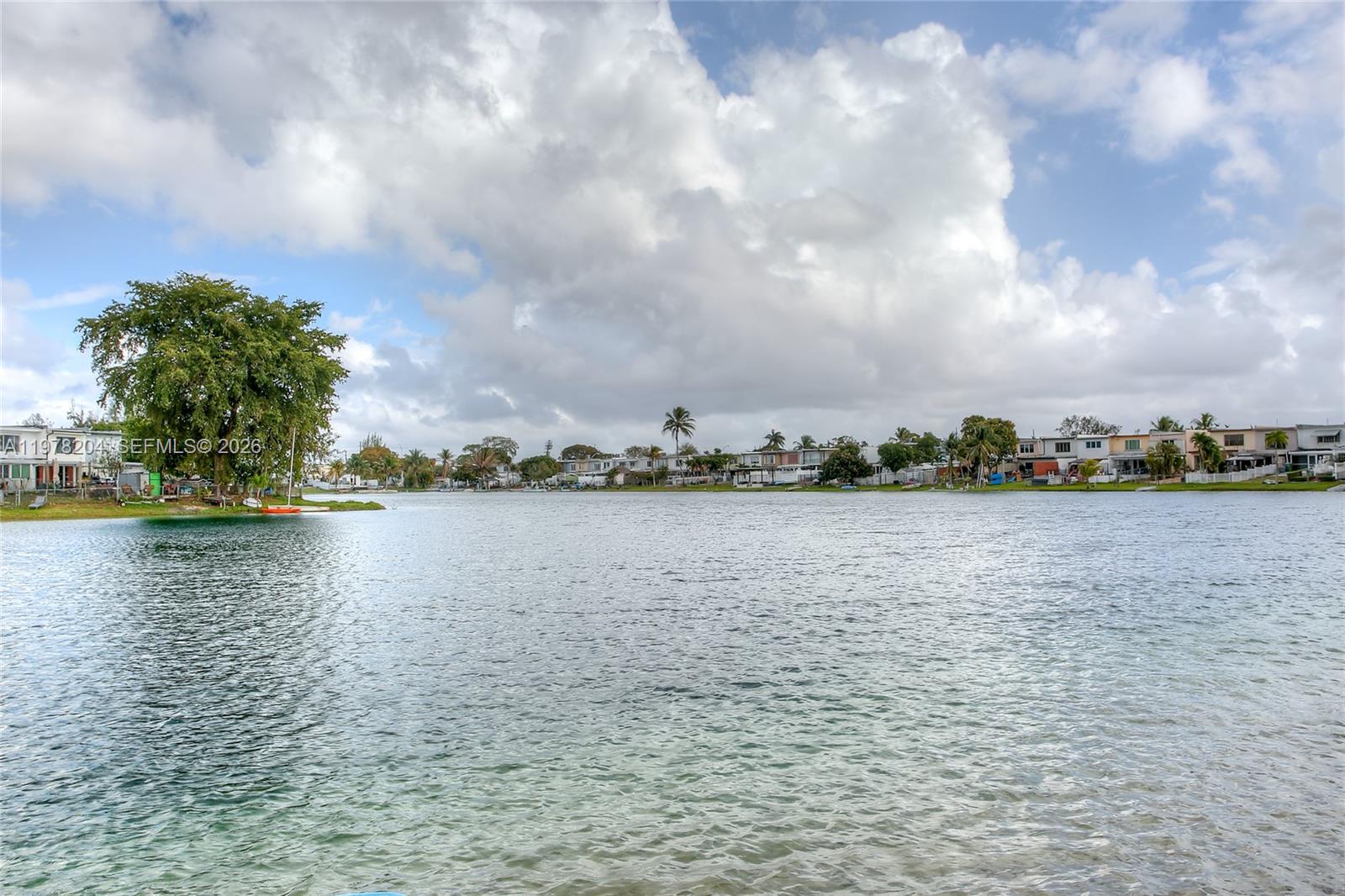 FLAMINGO LAKE - Residential