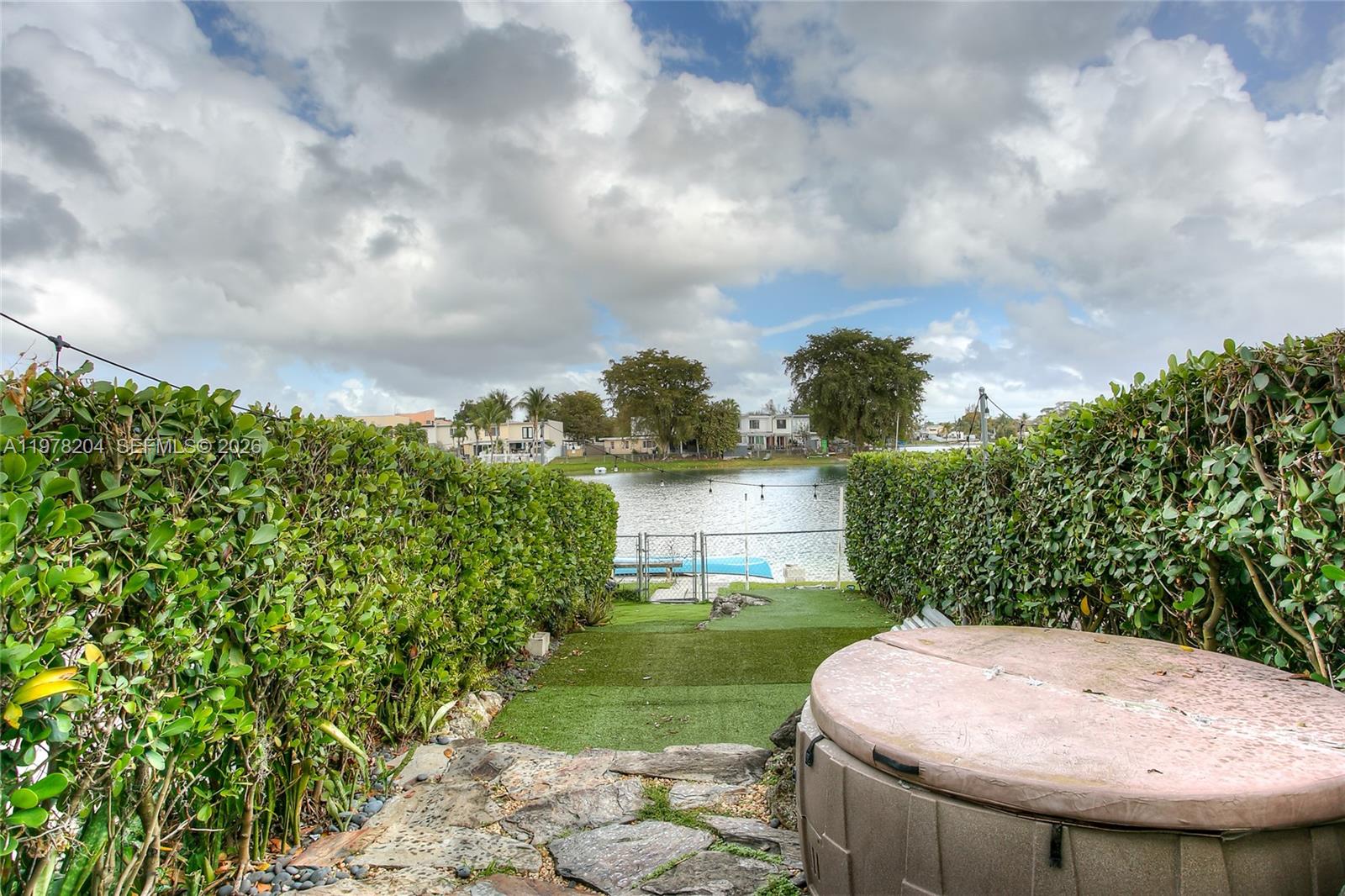 FLAMINGO LAKE - Residential