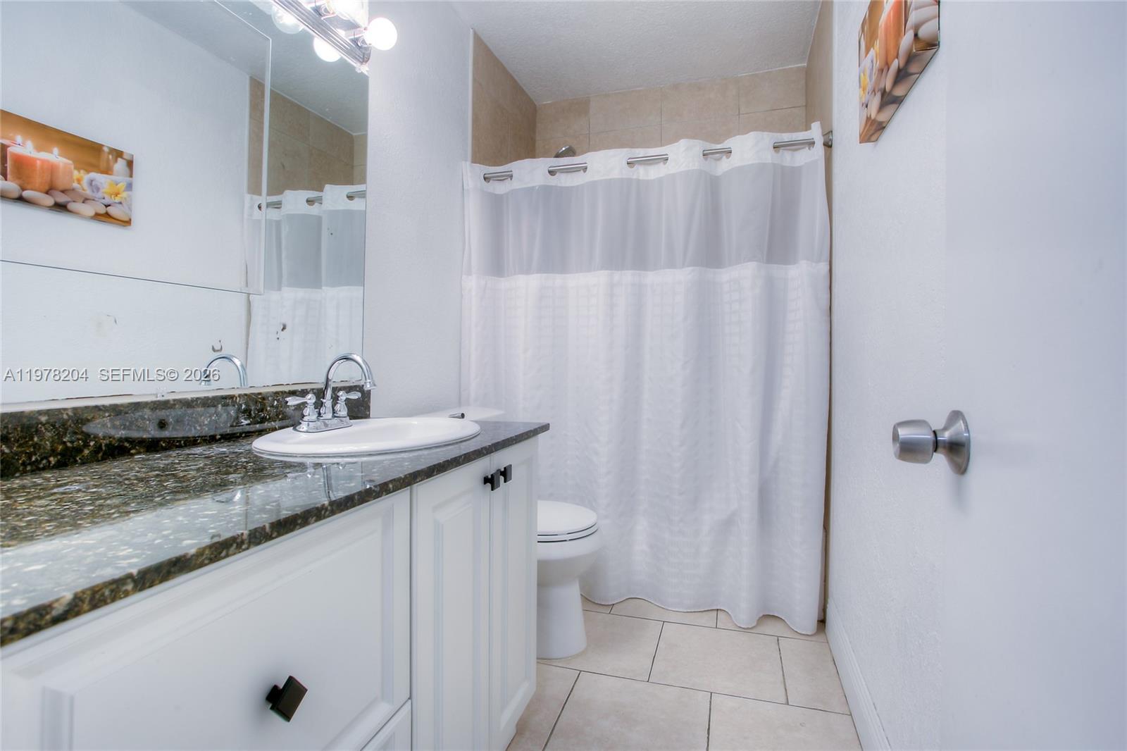 FLAMINGO LAKE - Residential