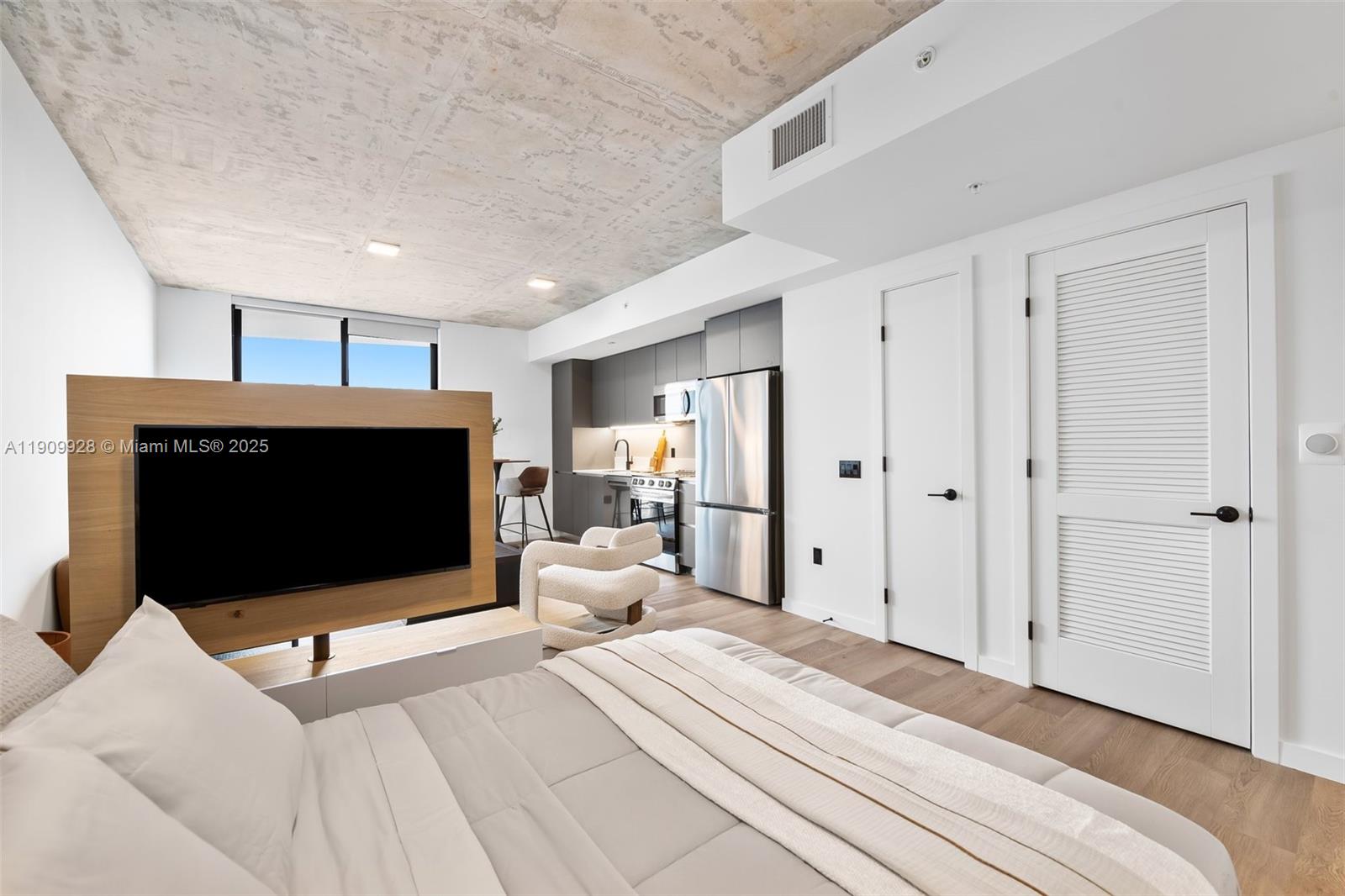 FT LAUDERDALE B-40 - Residential Lease