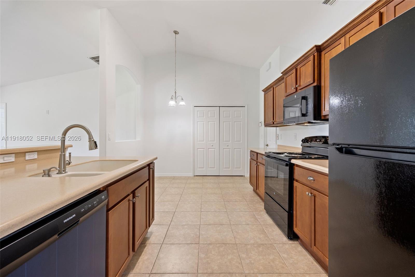 HAWK'S PRESERVE - Residential