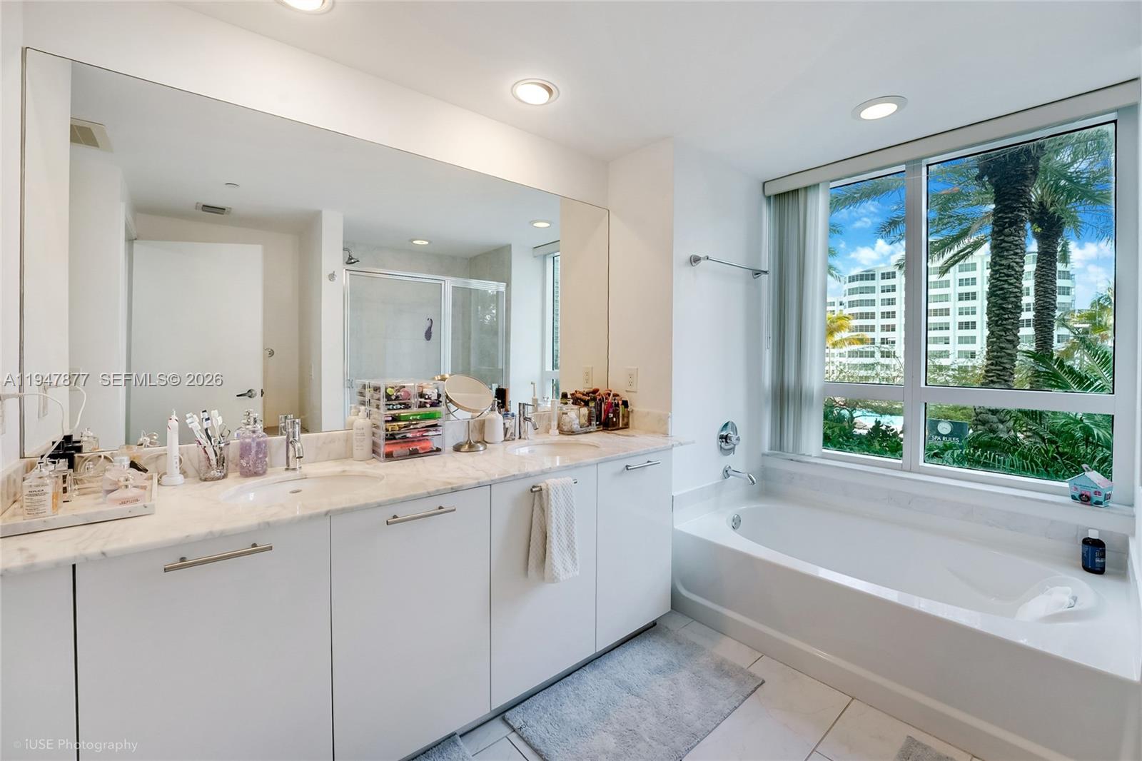 THE PLAZA 901 BRICKELL CO - Residential