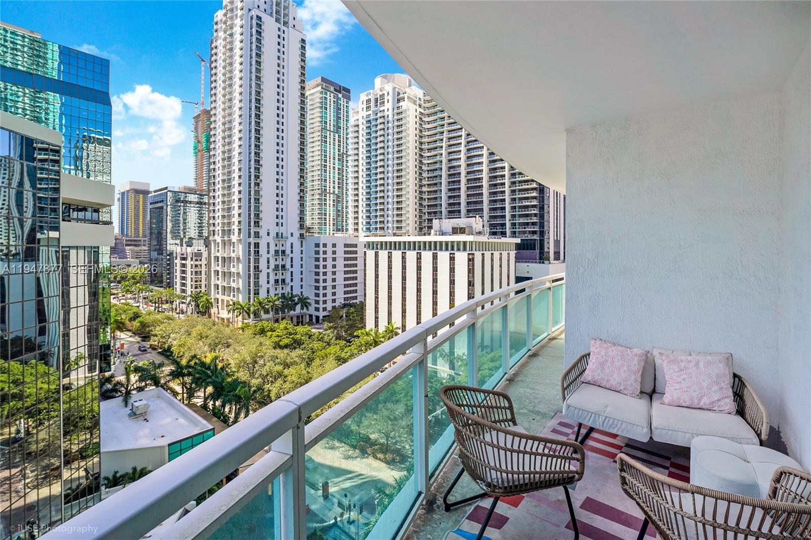 THE PLAZA 901 BRICKELL CO - Residential