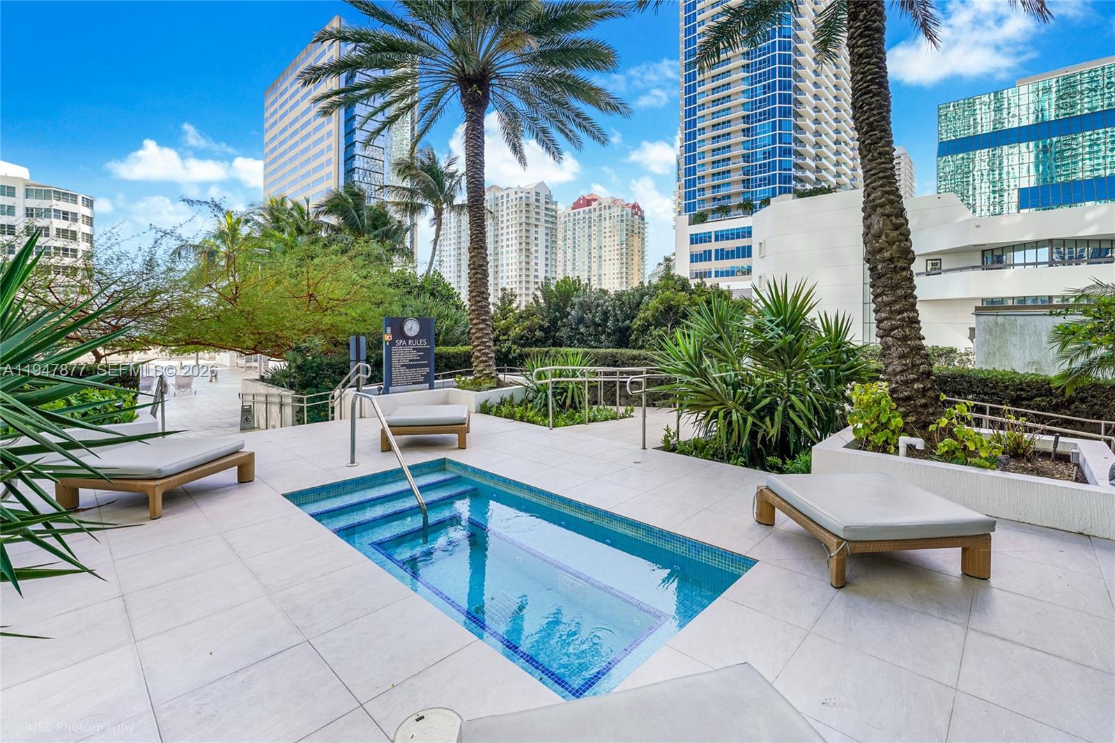 THE PLAZA 901 BRICKELL CO - Residential
