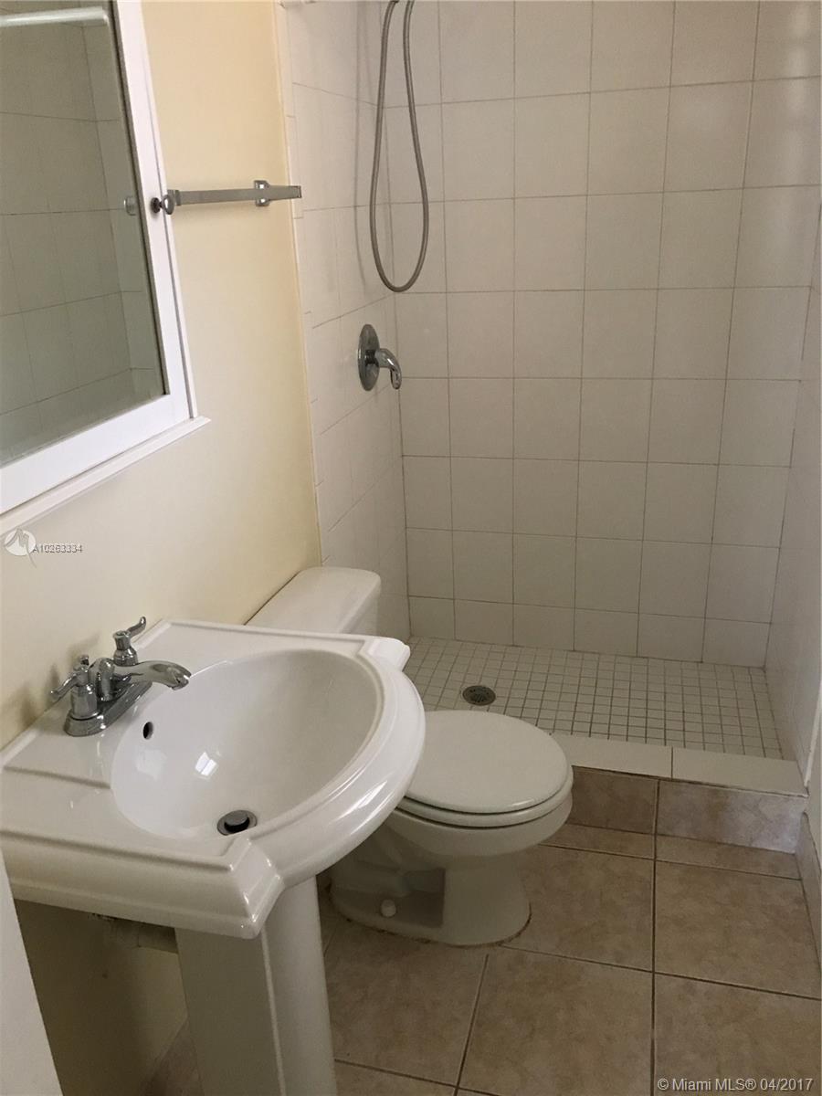 CORAL MANOR 4TH ADD - Residential Lease