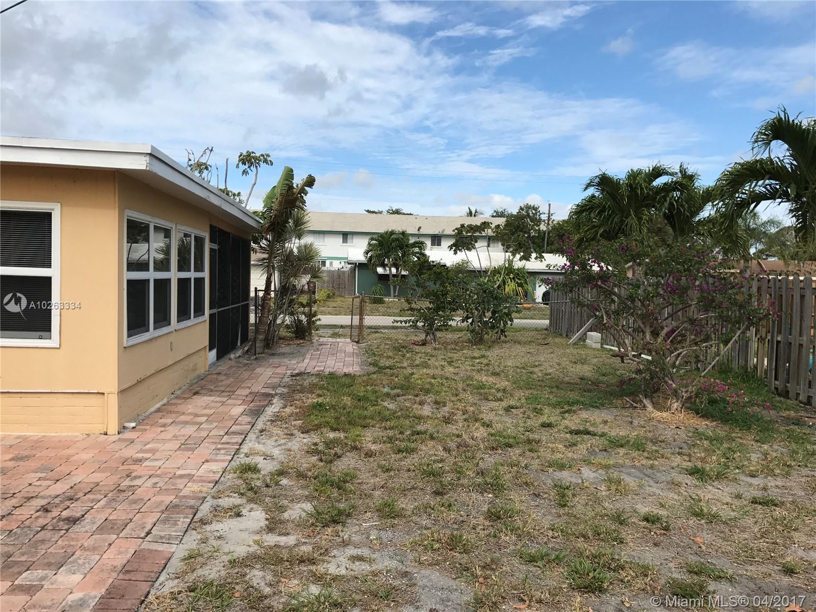 CORAL MANOR 4TH ADD - Residential Lease