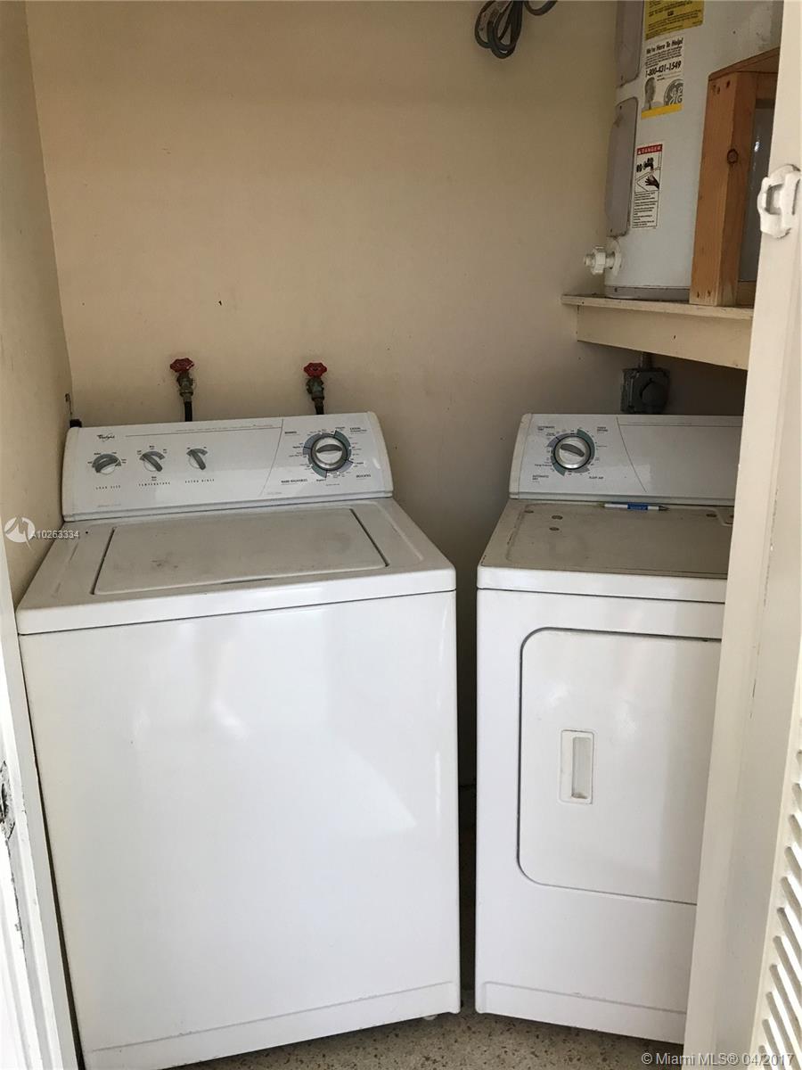 CORAL MANOR 4TH ADD - Residential Lease