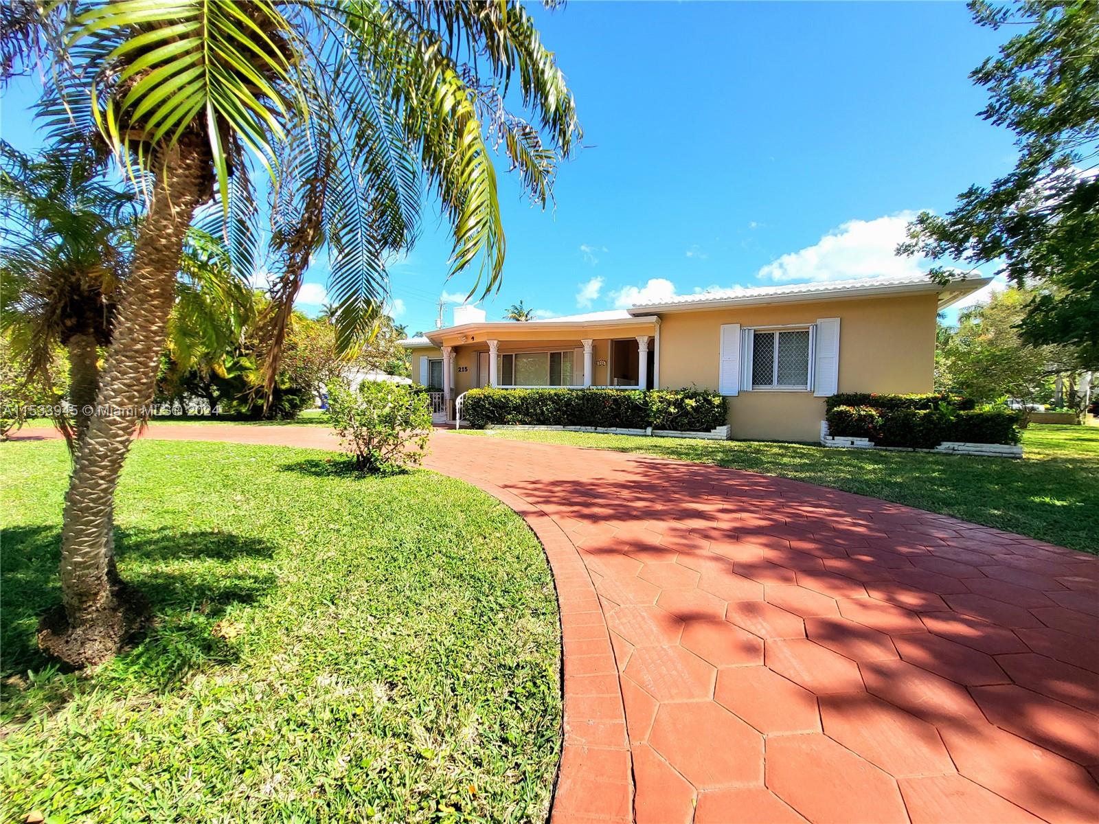 Photo 1 of 215 S 12th Ave, House, Hollywood, Florida, $3,600, Web #: 11533945