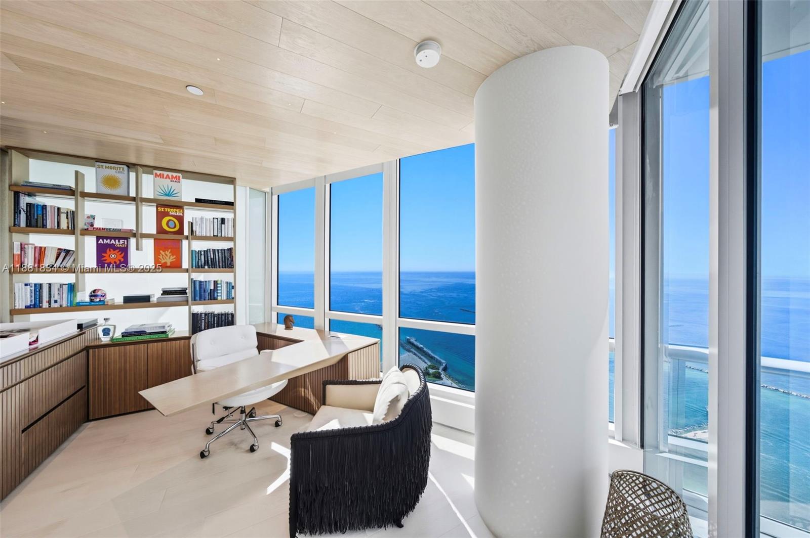 CONTINUUM ON SOUTH BEACH - Residential