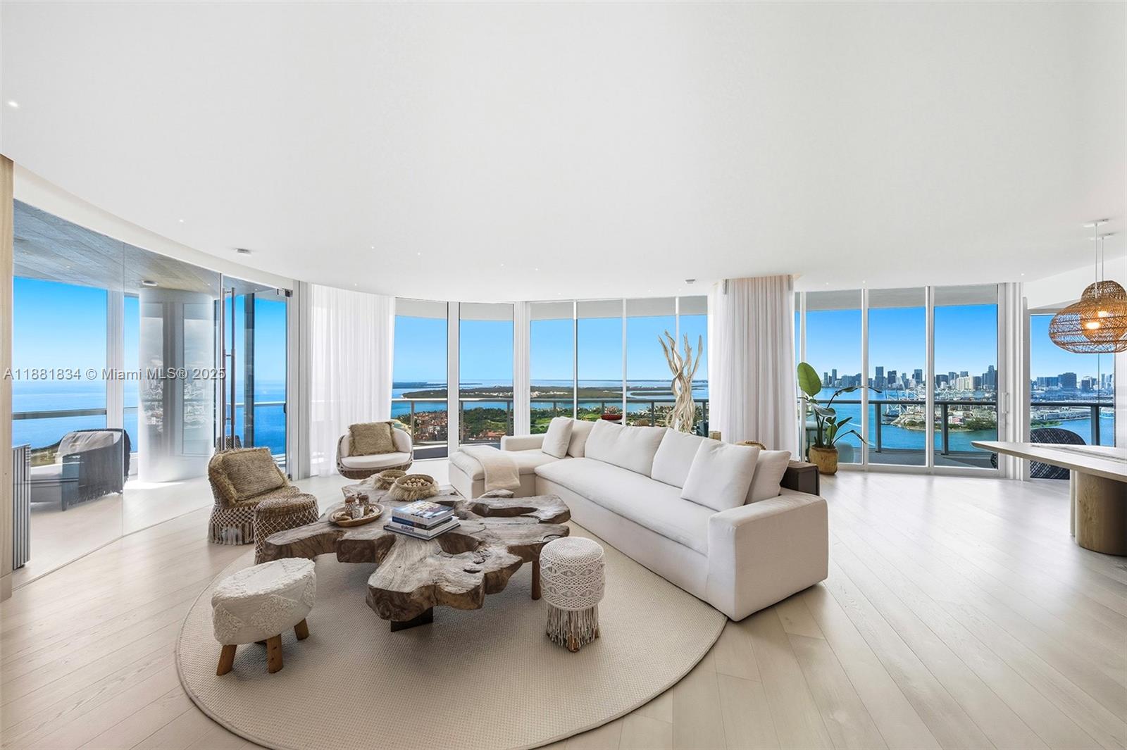CONTINUUM ON SOUTH BEACH - Residential
