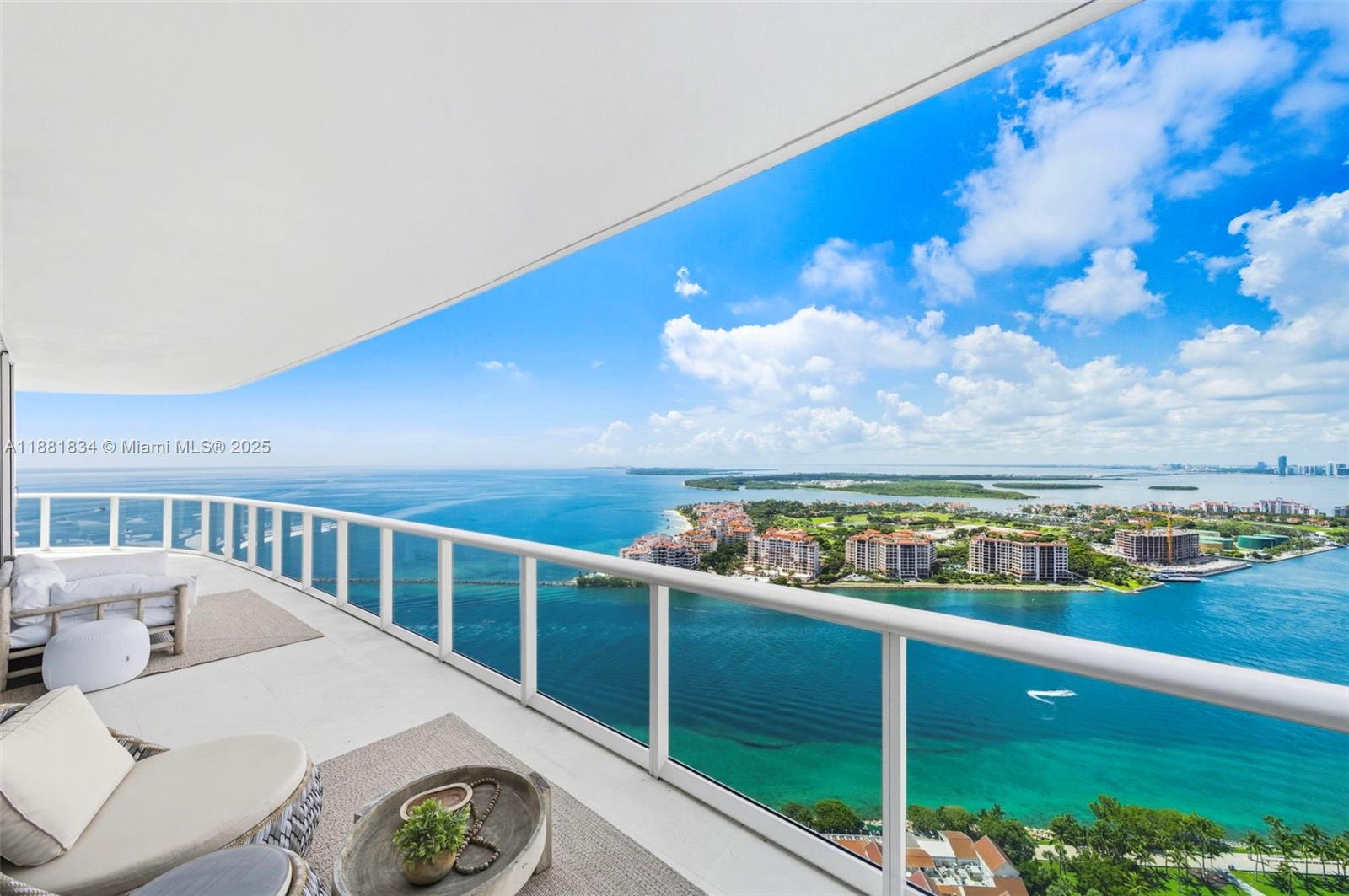 CONTINUUM ON SOUTH BEACH - Residential