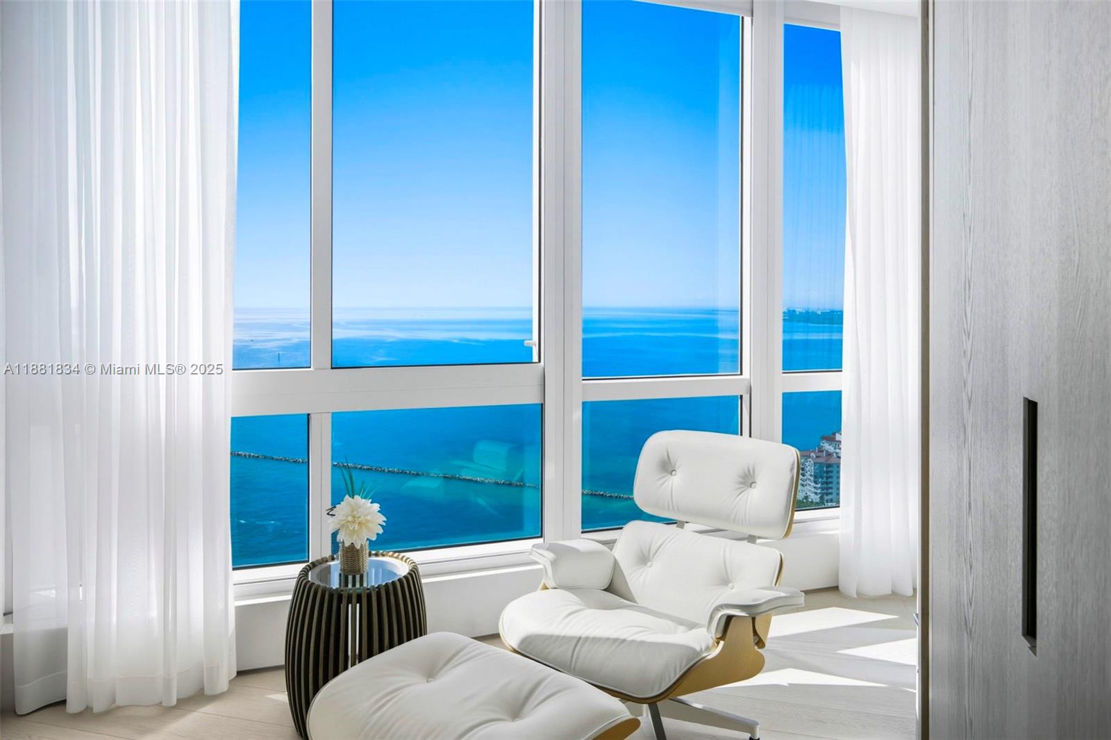 CONTINUUM ON SOUTH BEACH - Residential