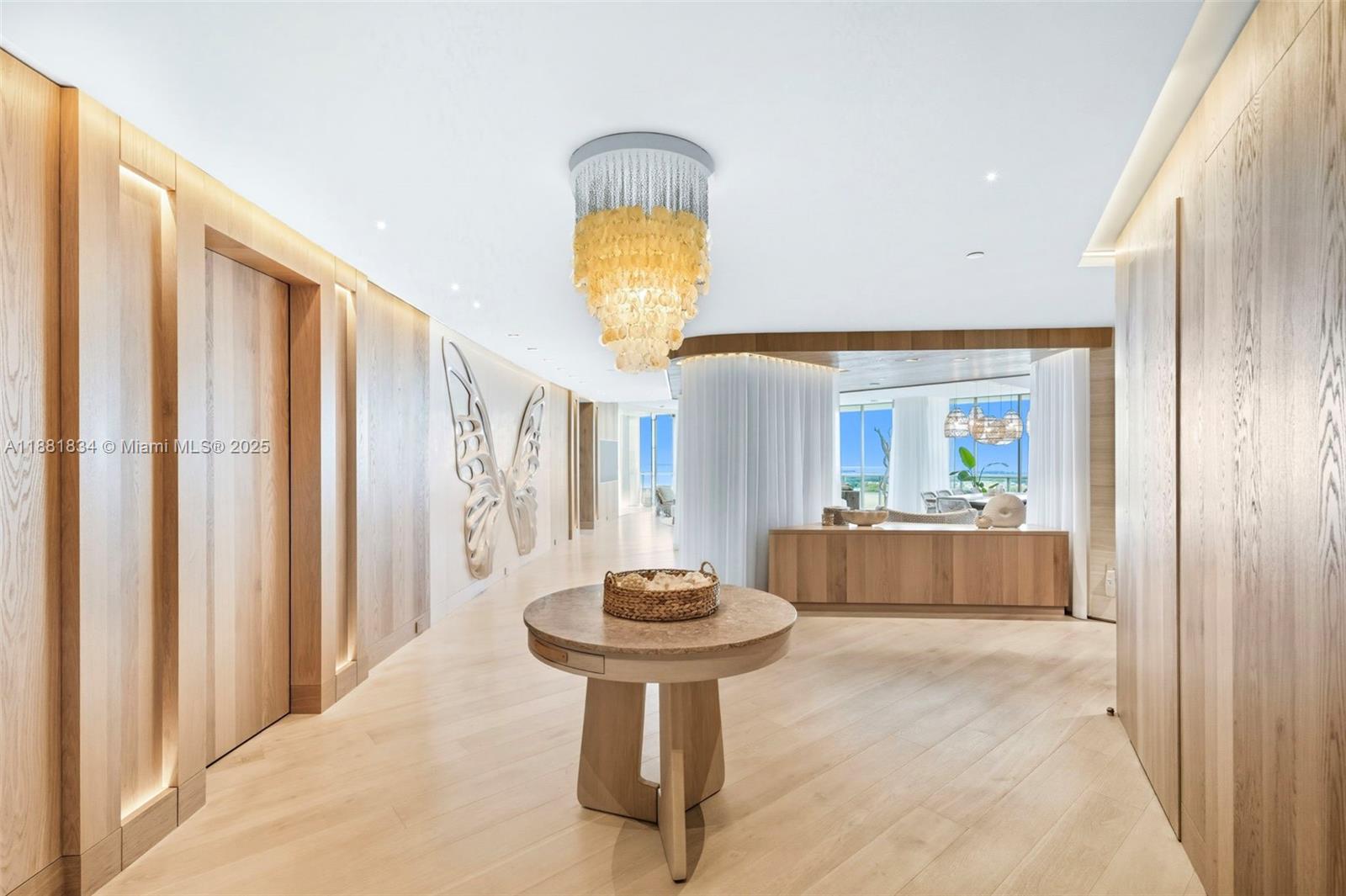 CONTINUUM ON SOUTH BEACH - Residential