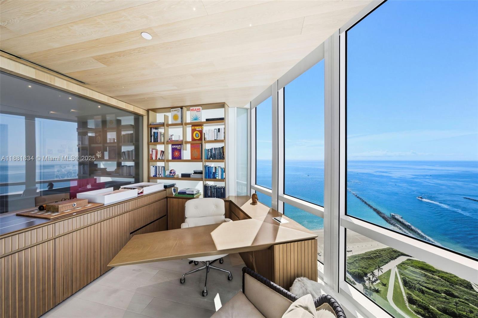 CONTINUUM ON SOUTH BEACH - Residential