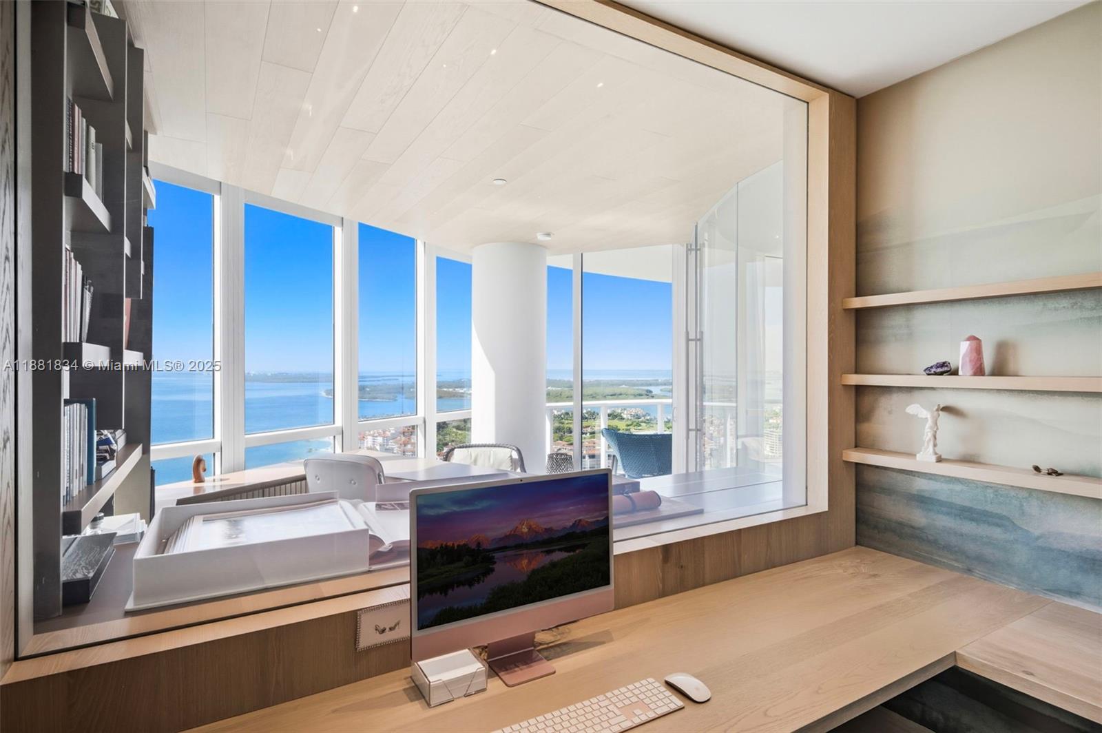 CONTINUUM ON SOUTH BEACH - Residential