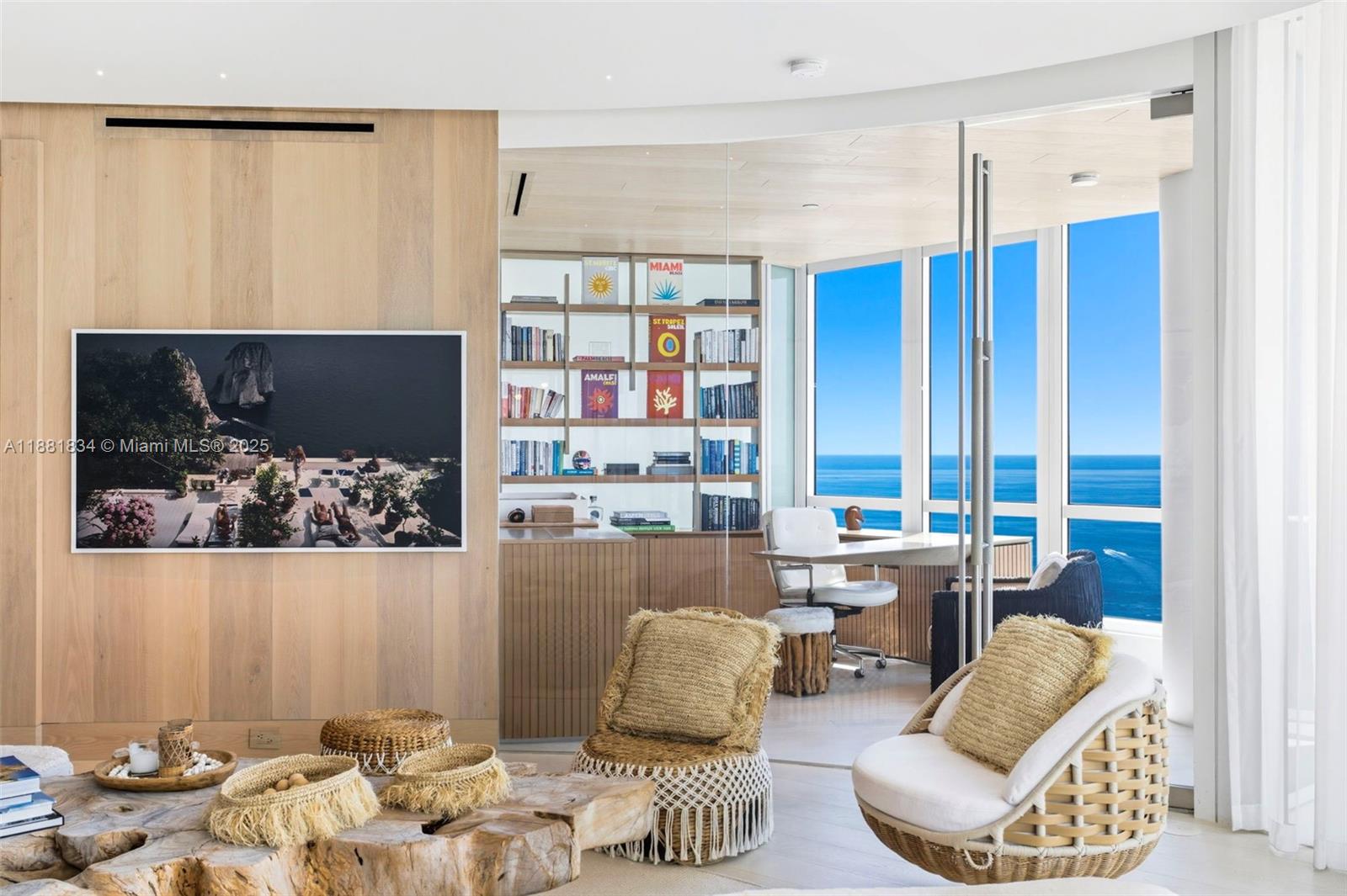 CONTINUUM ON SOUTH BEACH - Residential