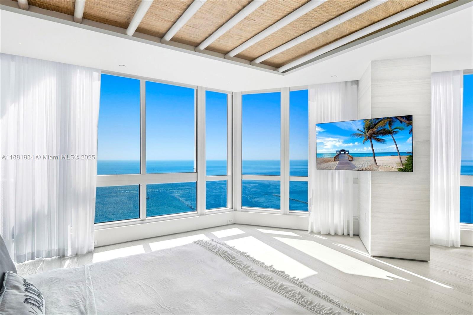 CONTINUUM ON SOUTH BEACH - Residential