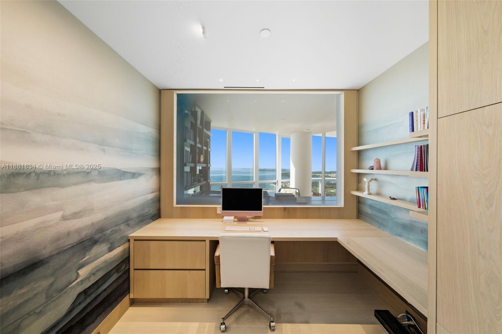 CONTINUUM ON SOUTH BEACH - Residential
