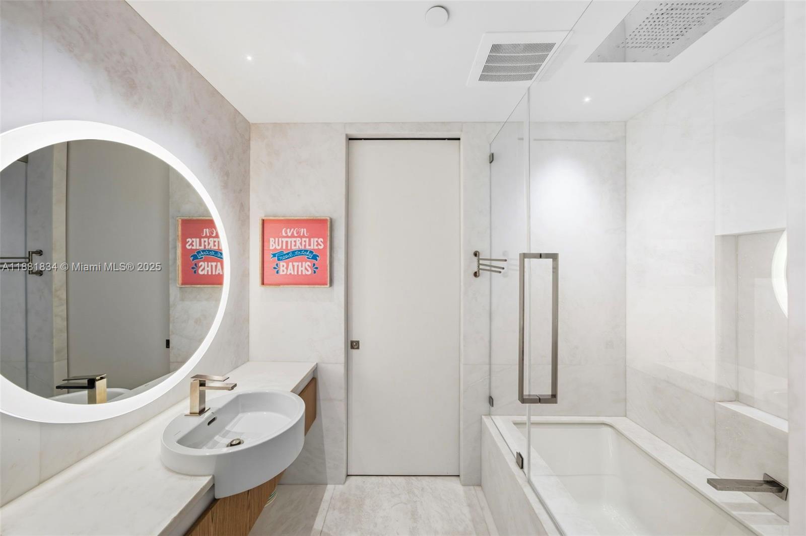 CONTINUUM ON SOUTH BEACH - Residential