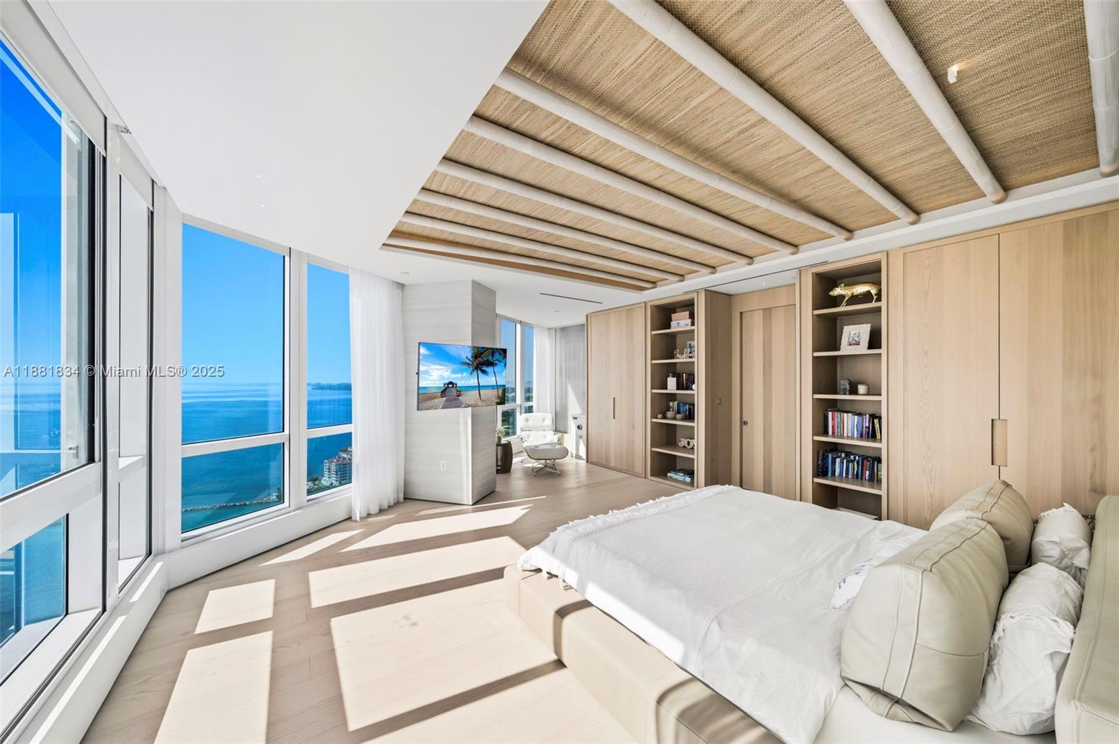 CONTINUUM ON SOUTH BEACH - Residential