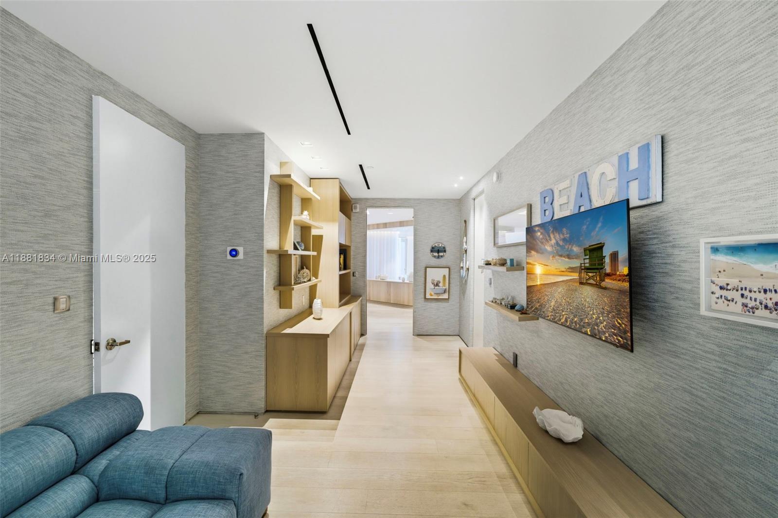 CONTINUUM ON SOUTH BEACH - Residential