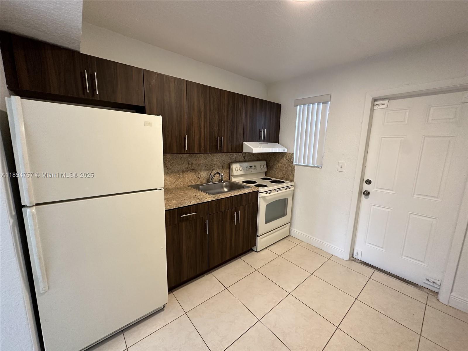 MAGNOLIA SUB - Residential Lease