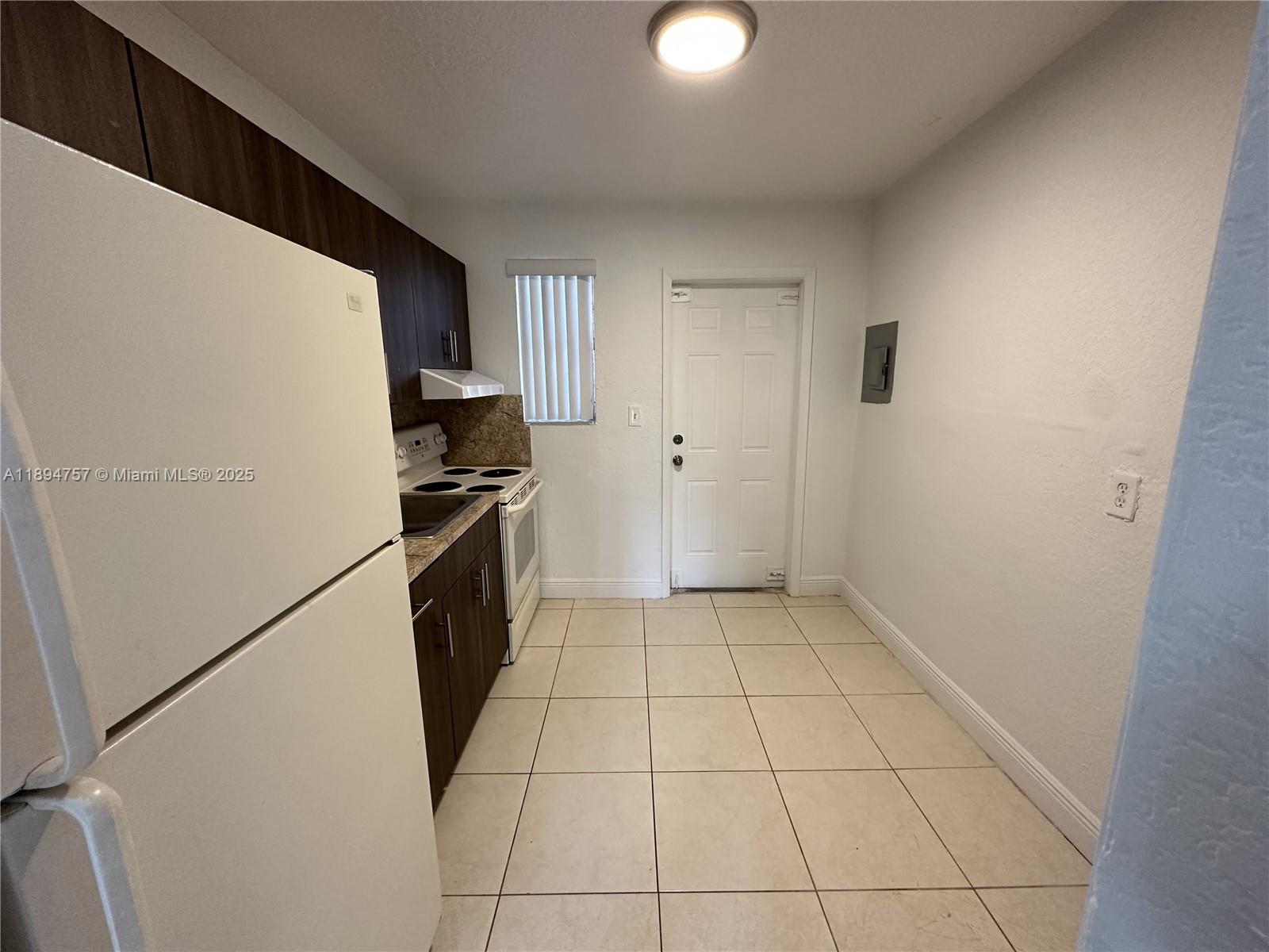 MAGNOLIA SUB - Residential Lease