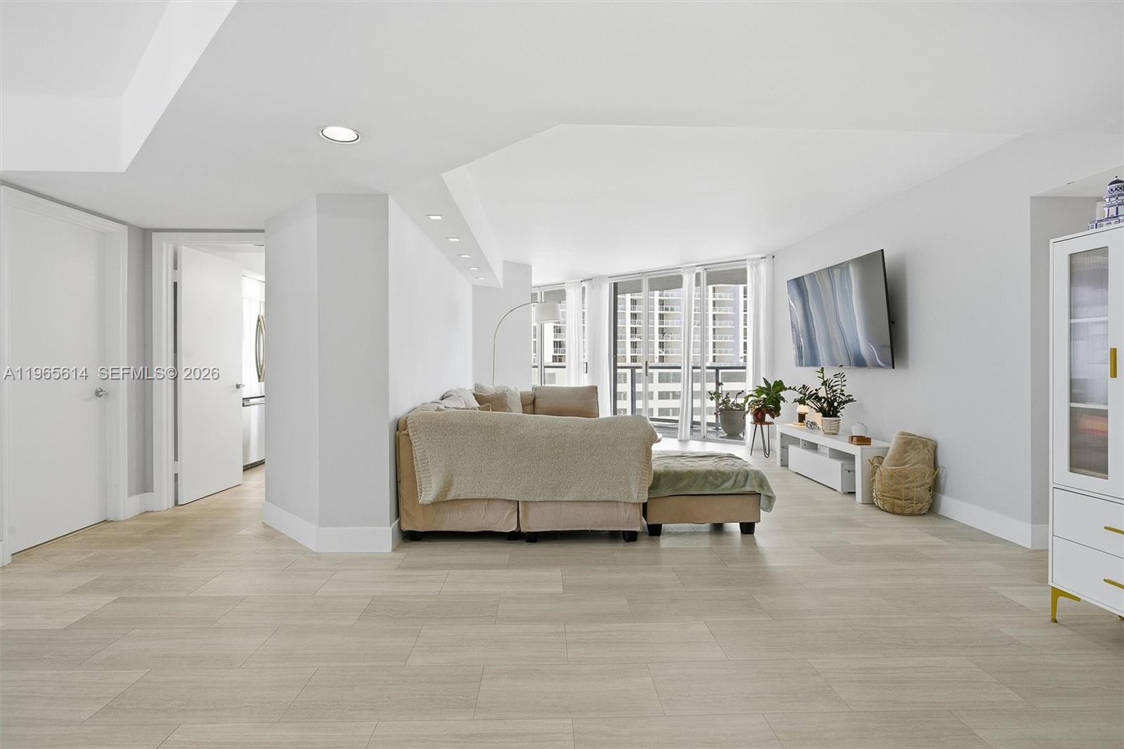 OCEANIA III CONDO - Residential