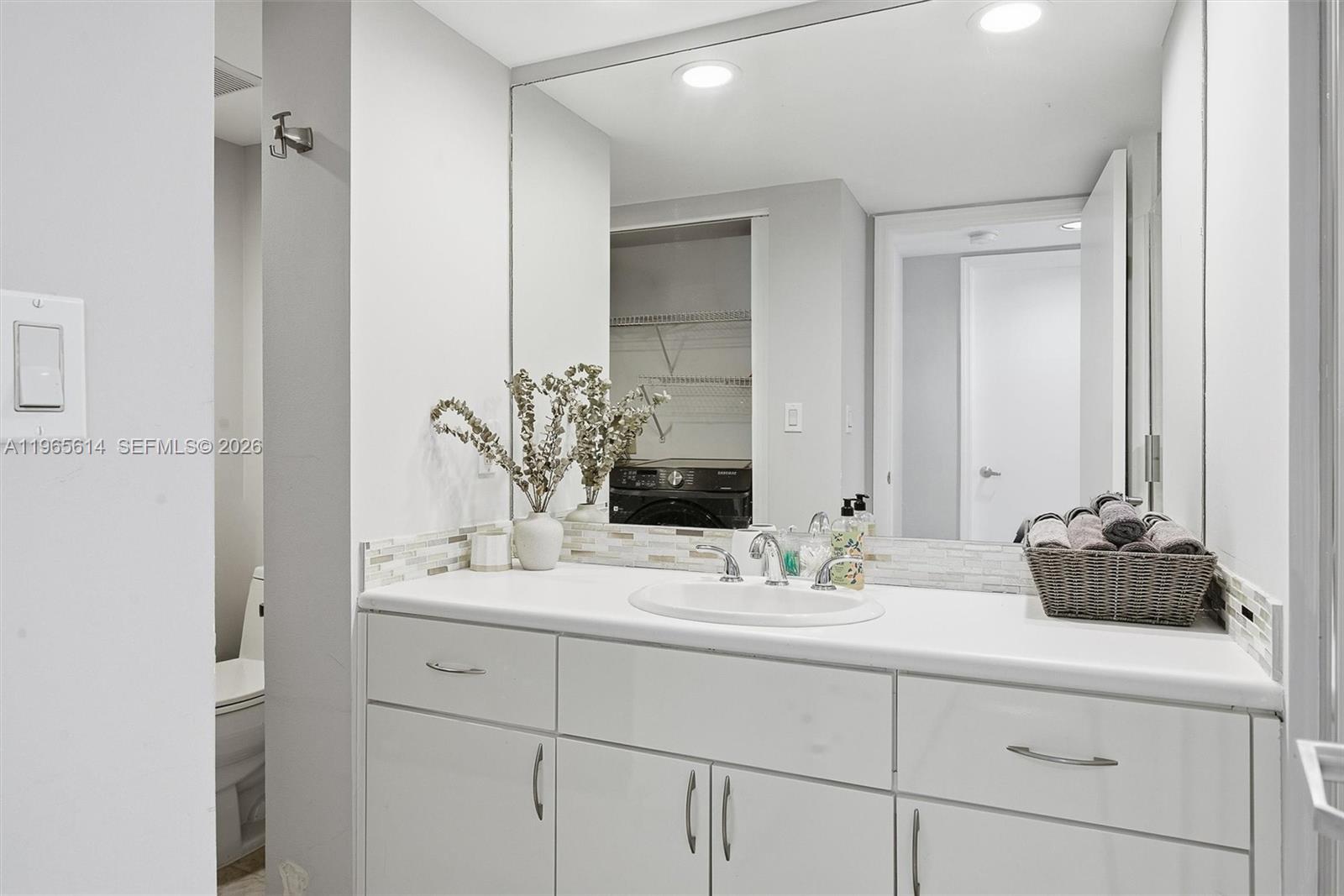 OCEANIA III CONDO - Residential