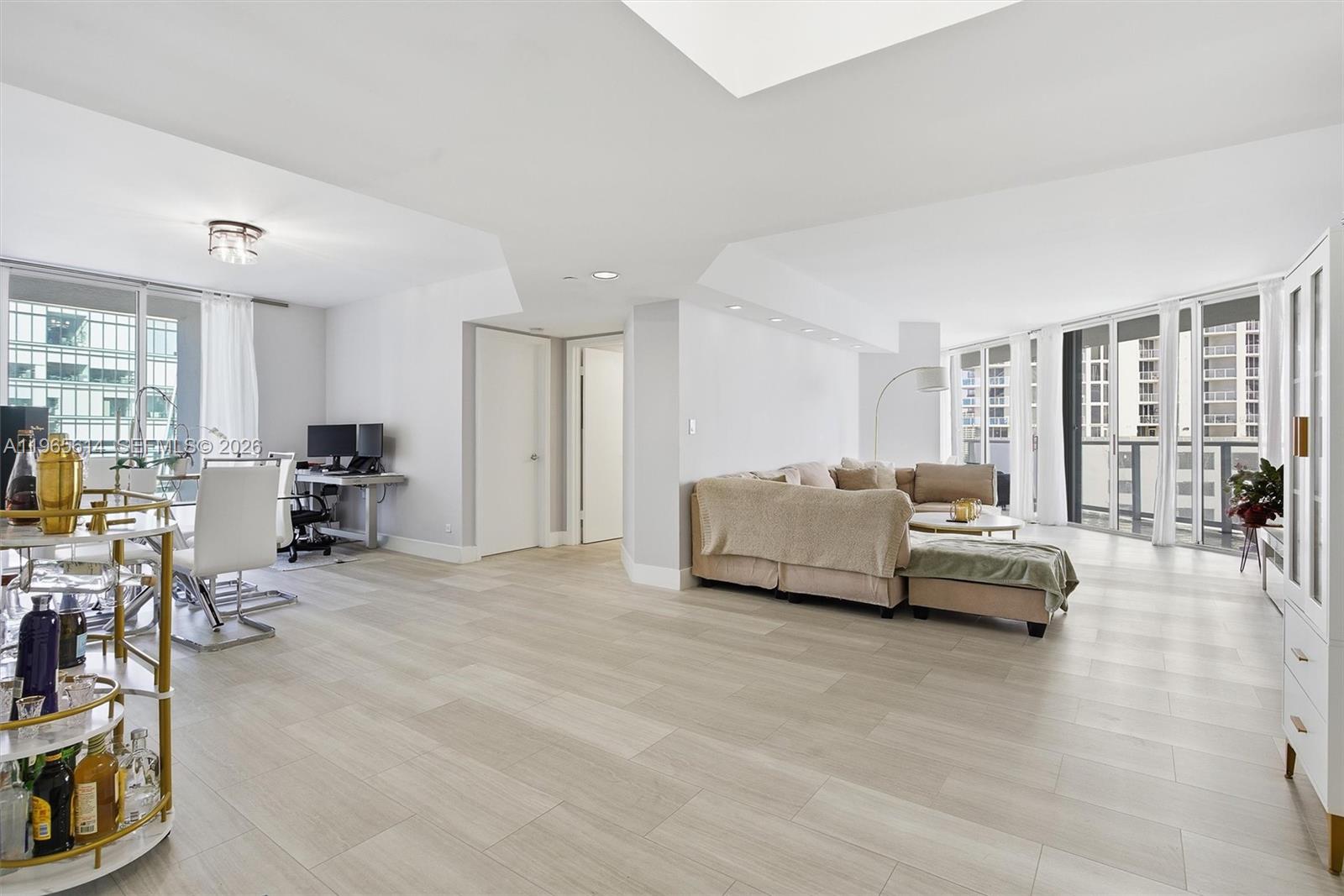 OCEANIA III CONDO - Residential