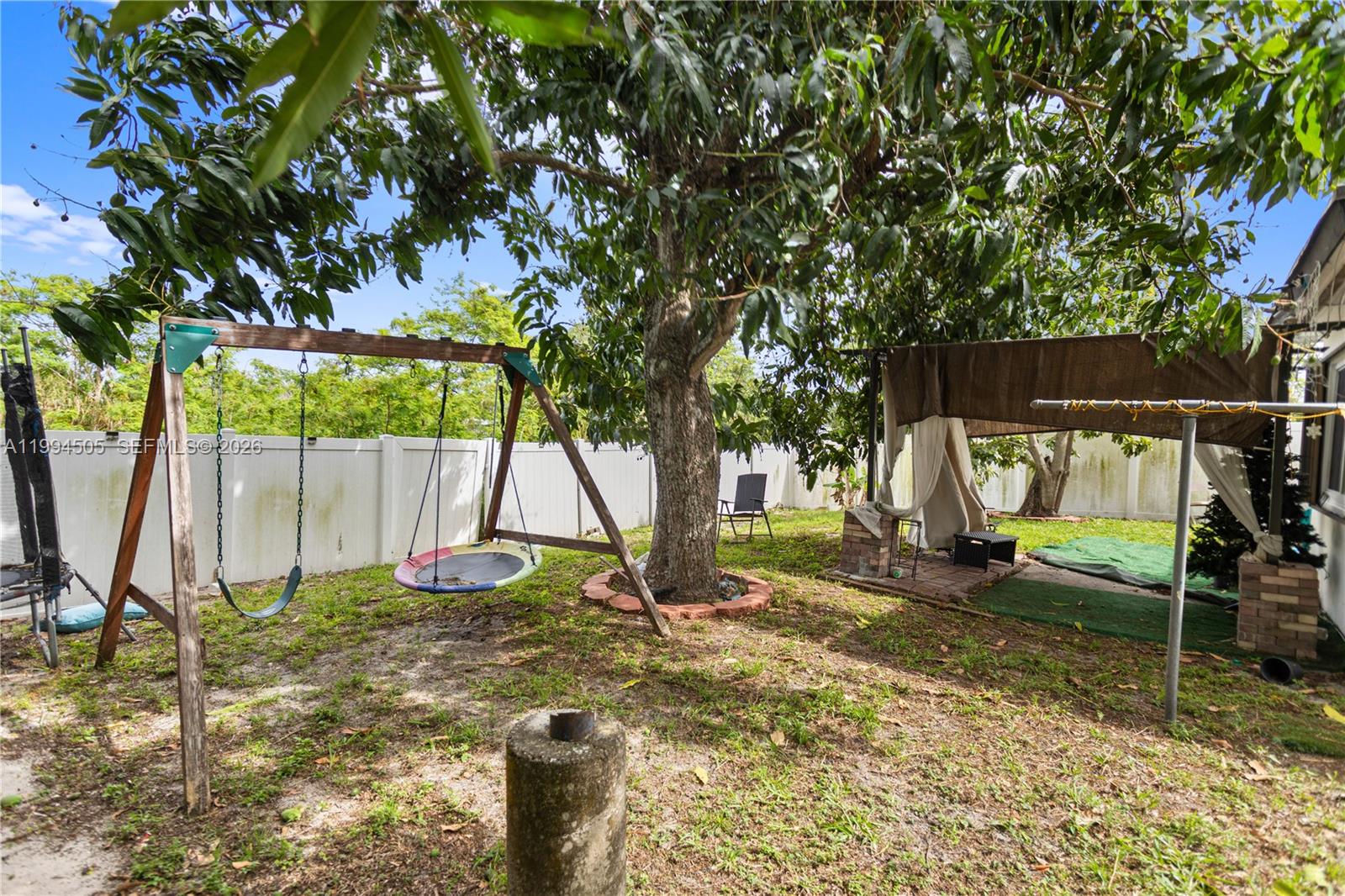 ESQUIRE LAKE ESTATES SEC - Residential