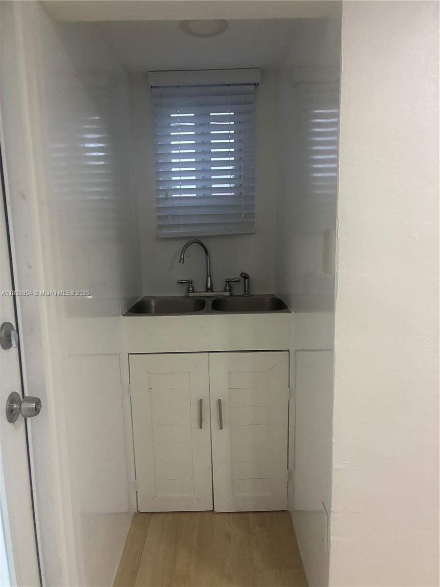 HENRY FORD SUB NO 1 - Residential Lease
