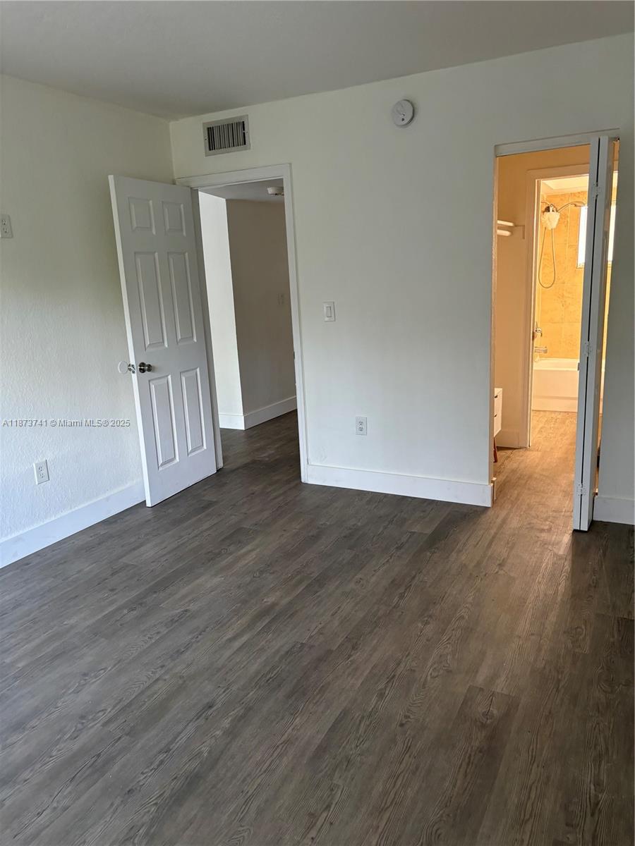 PARADISE AT DADELAND COND - Residential