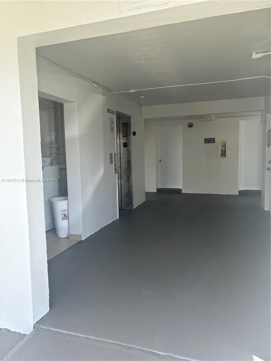 PARADISE AT DADELAND COND - Residential